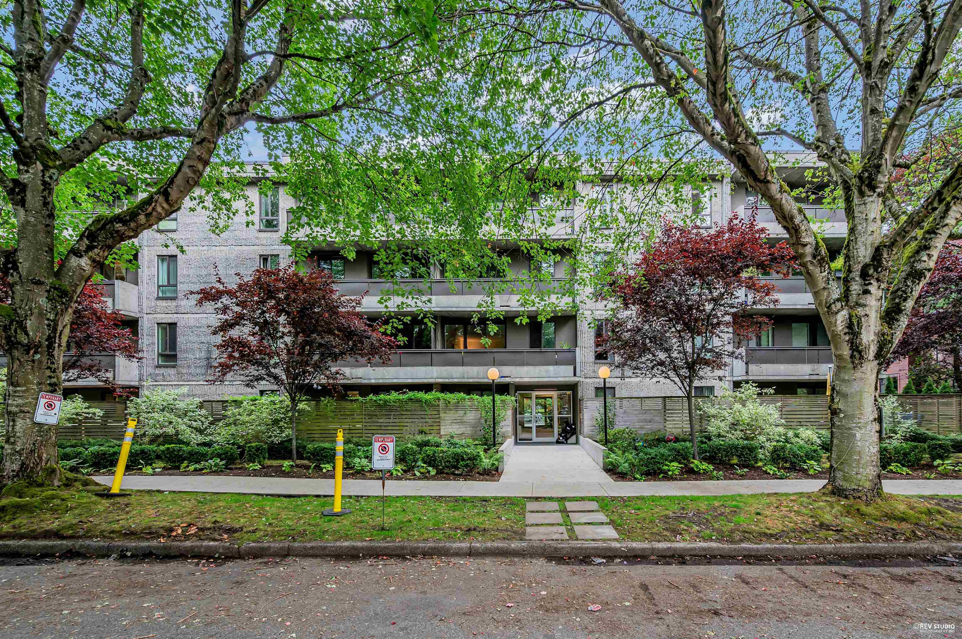 1867 W 3rd Avenue, Vancouver - Exteriors - Full Complex View - Photo 1