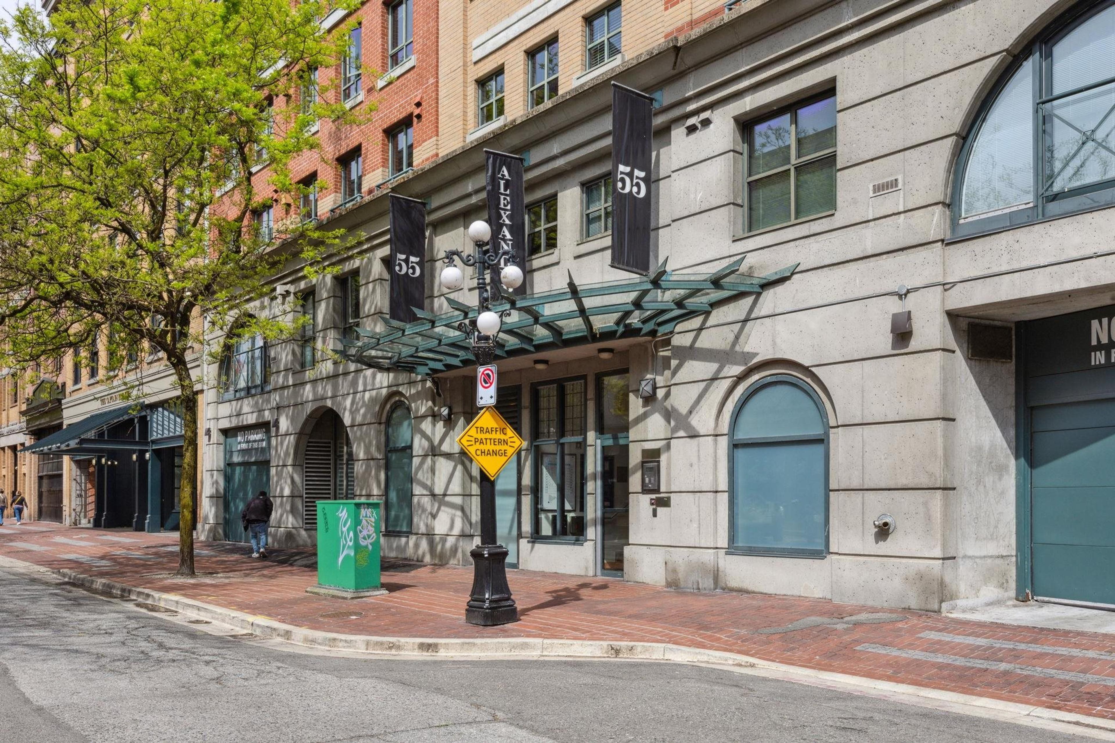 55 Alexander Street, Vancouver - Exteriors - Photo 1