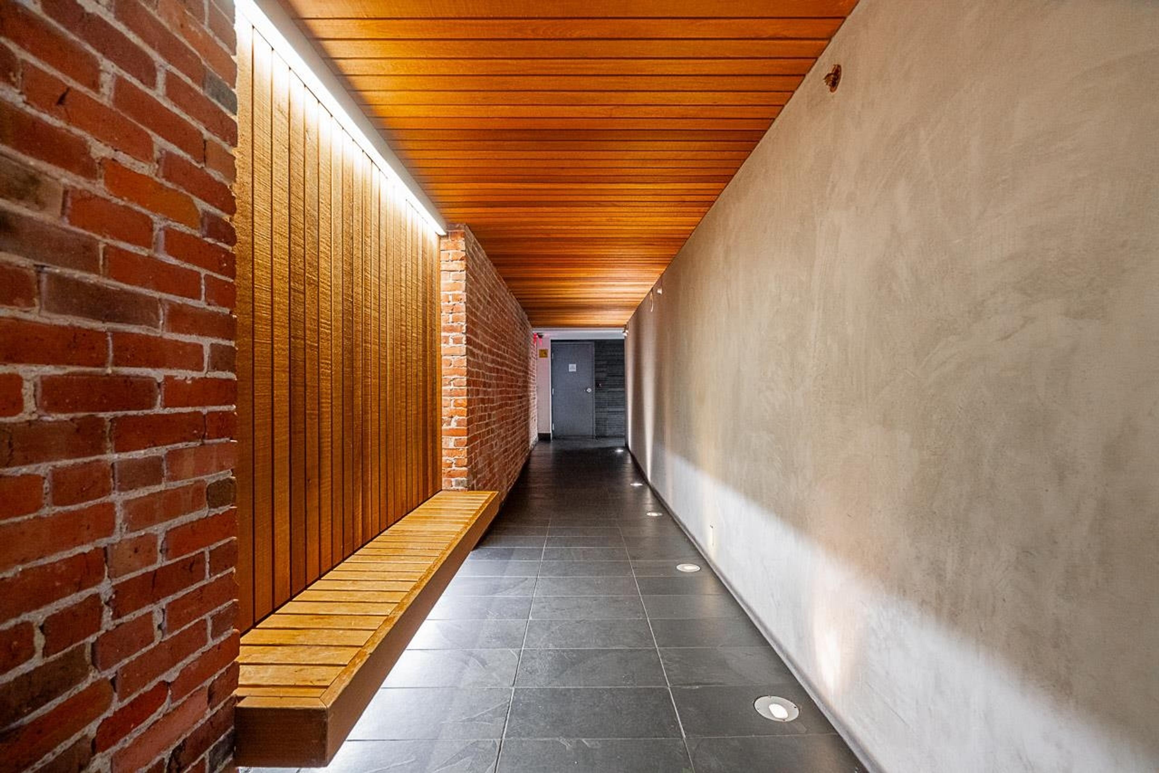 53 W Hastings Street, Vancouver - Common Areas - Lobbies / Hallways / Foyers - Photo 1