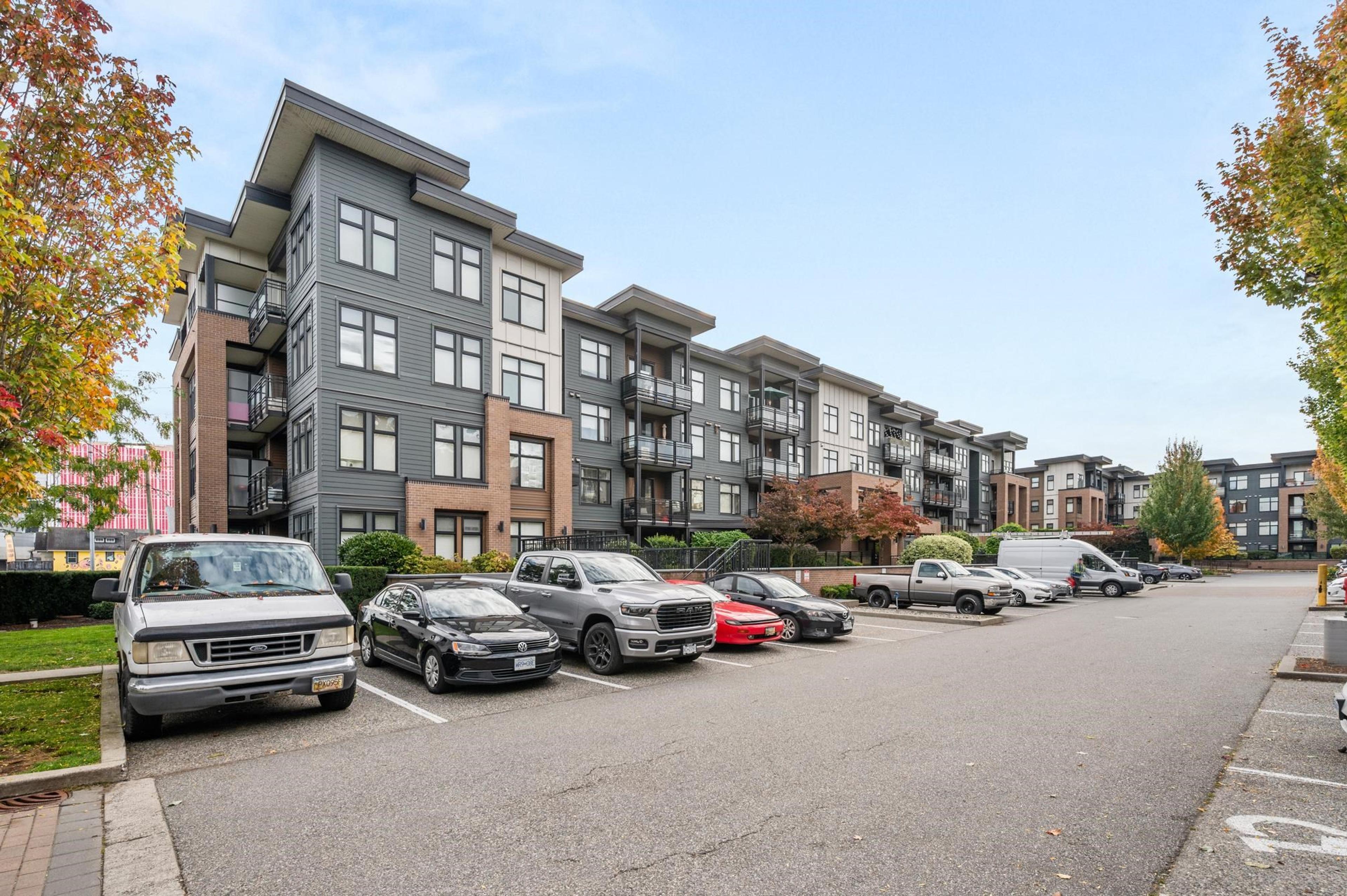 20078 Fraser Highway, Langley - Exteriors - Full Complex View - Photo 4