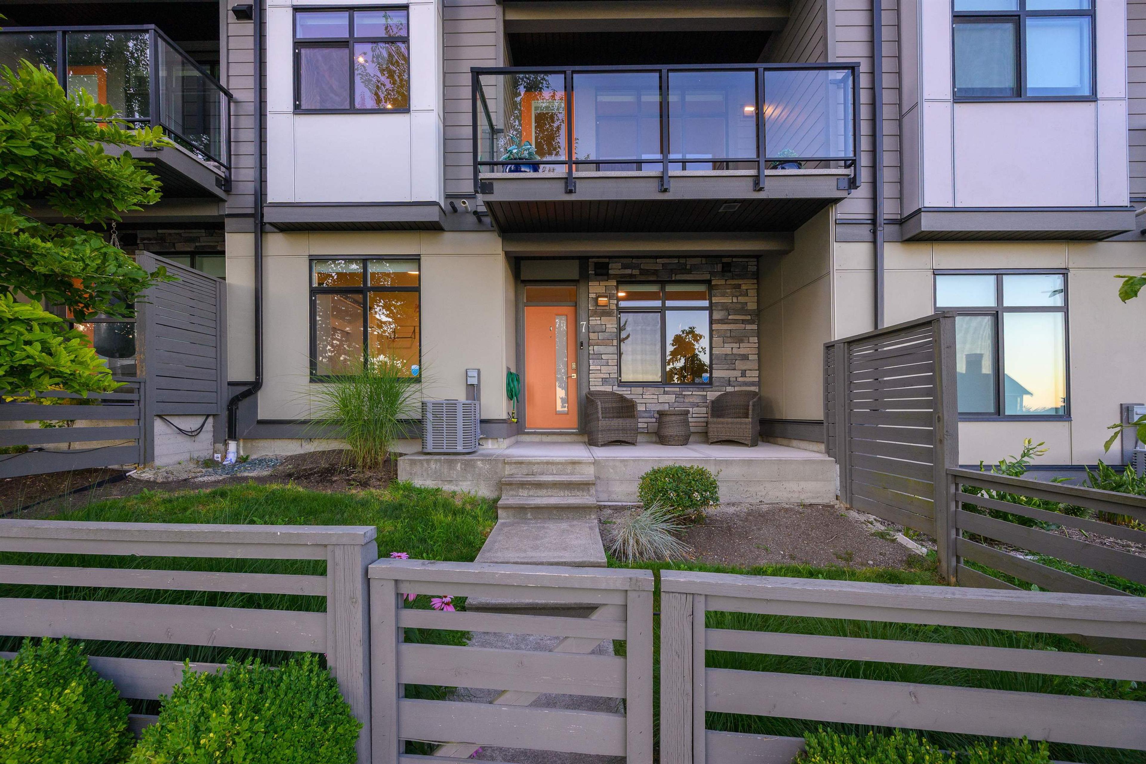 3535 Princeton Avenue, Coquitlam - Exteriors - Photo 1