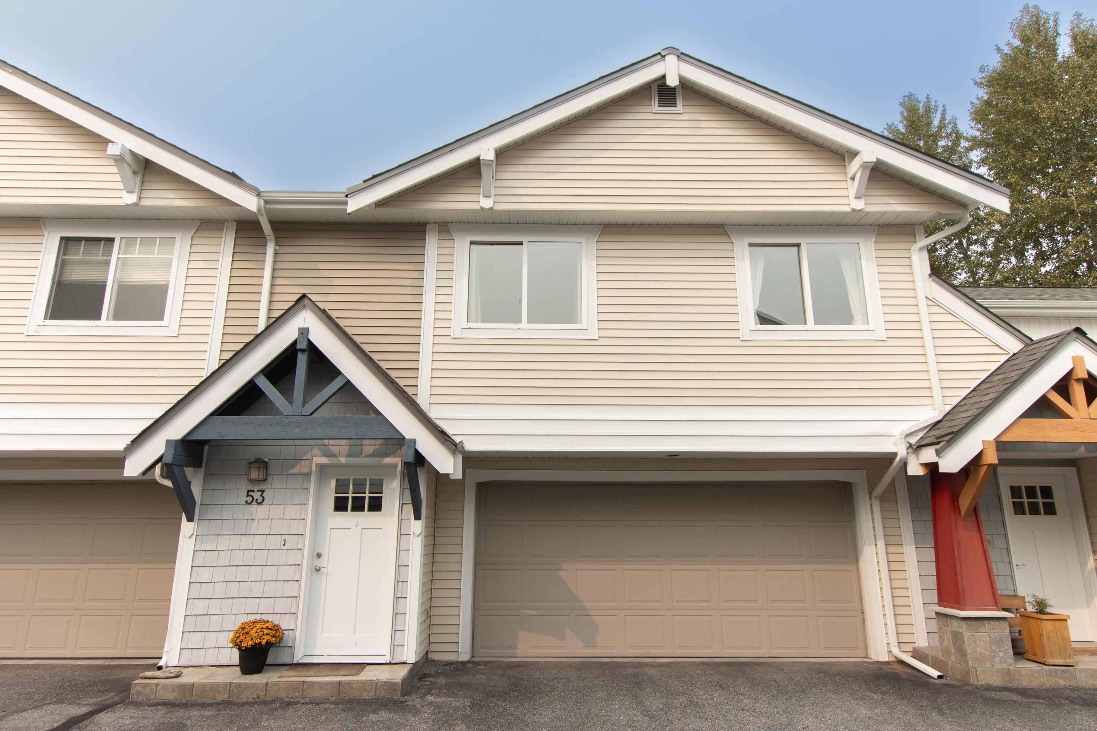 1821 Willow Crescent, Squamish - Exteriors - Photo 1