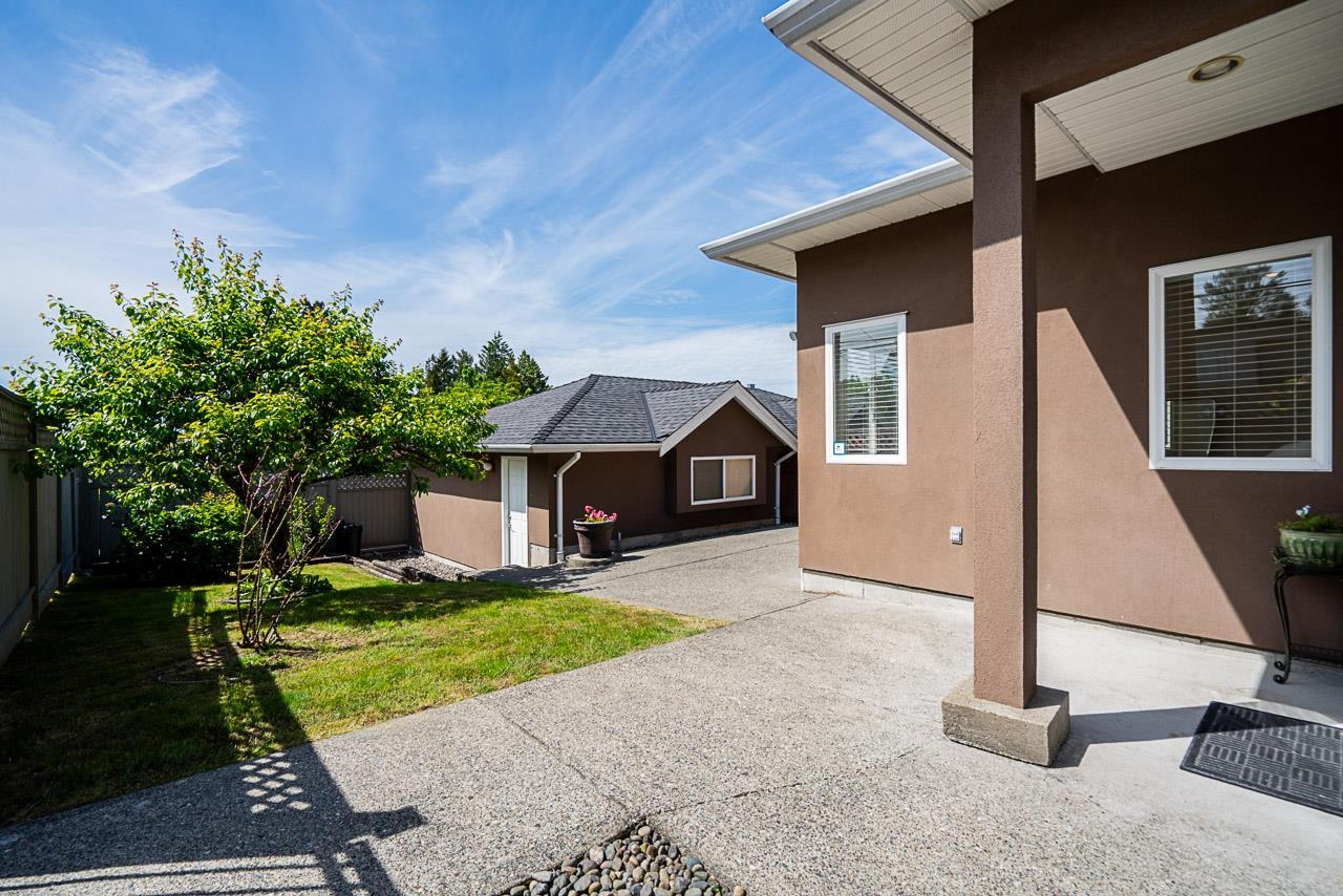 5498 Venables Street, Burnaby - Exteriors - Photo 8