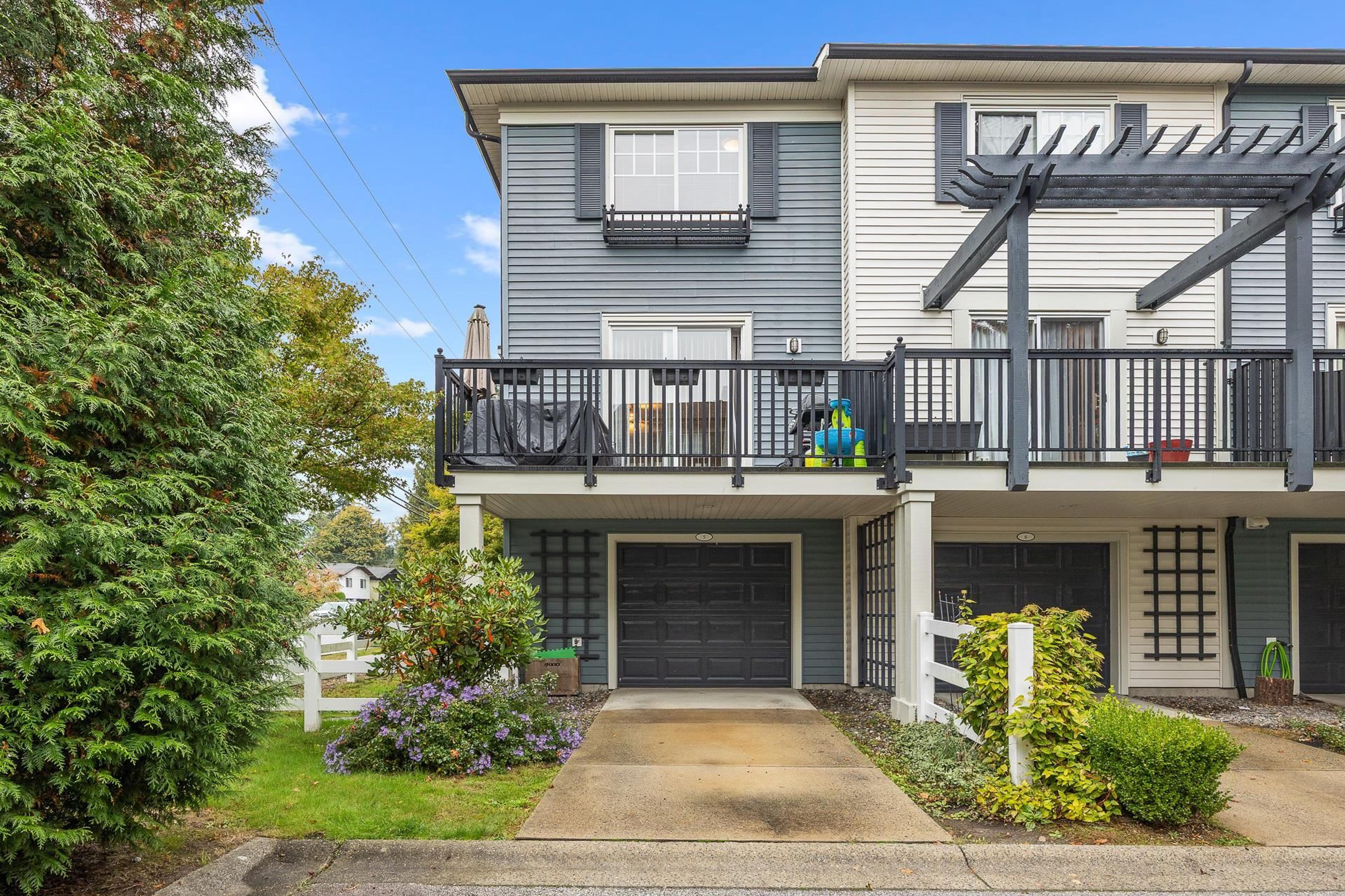 2495 Davies Avenue, Port Coquitlam - Exteriors - Photo 5