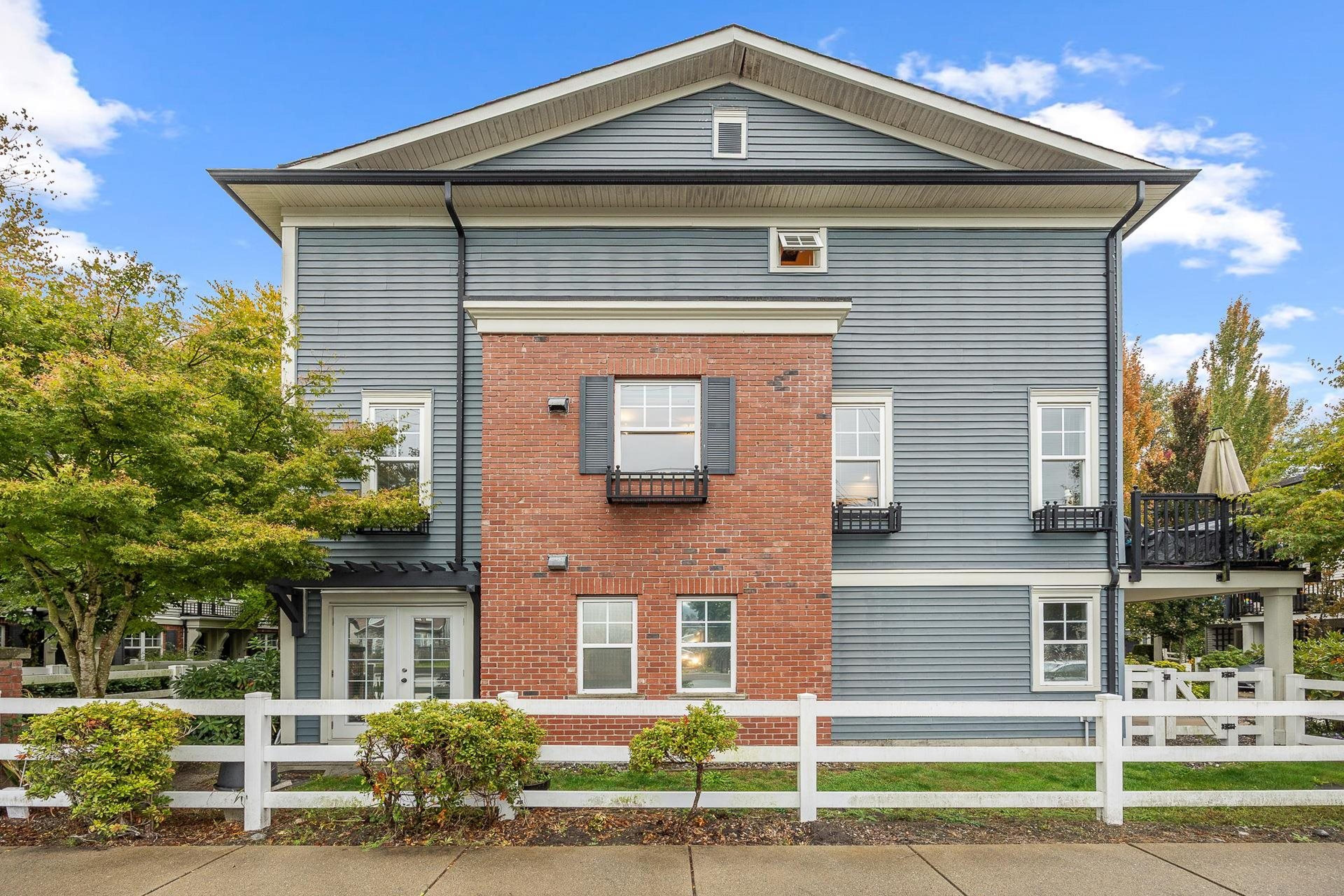 2495 Davies Avenue, Port Coquitlam - Exteriors - Photo 6