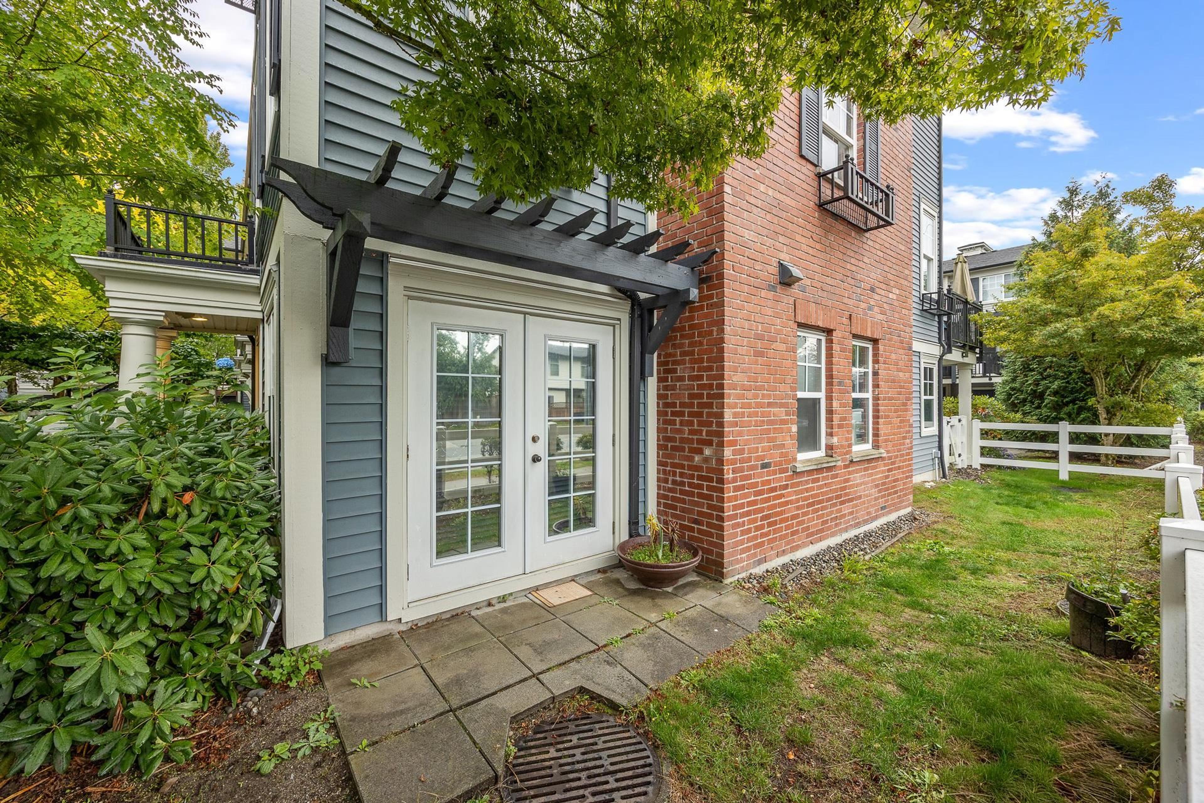 2495 Davies Avenue, Port Coquitlam - Exteriors - Photo 8