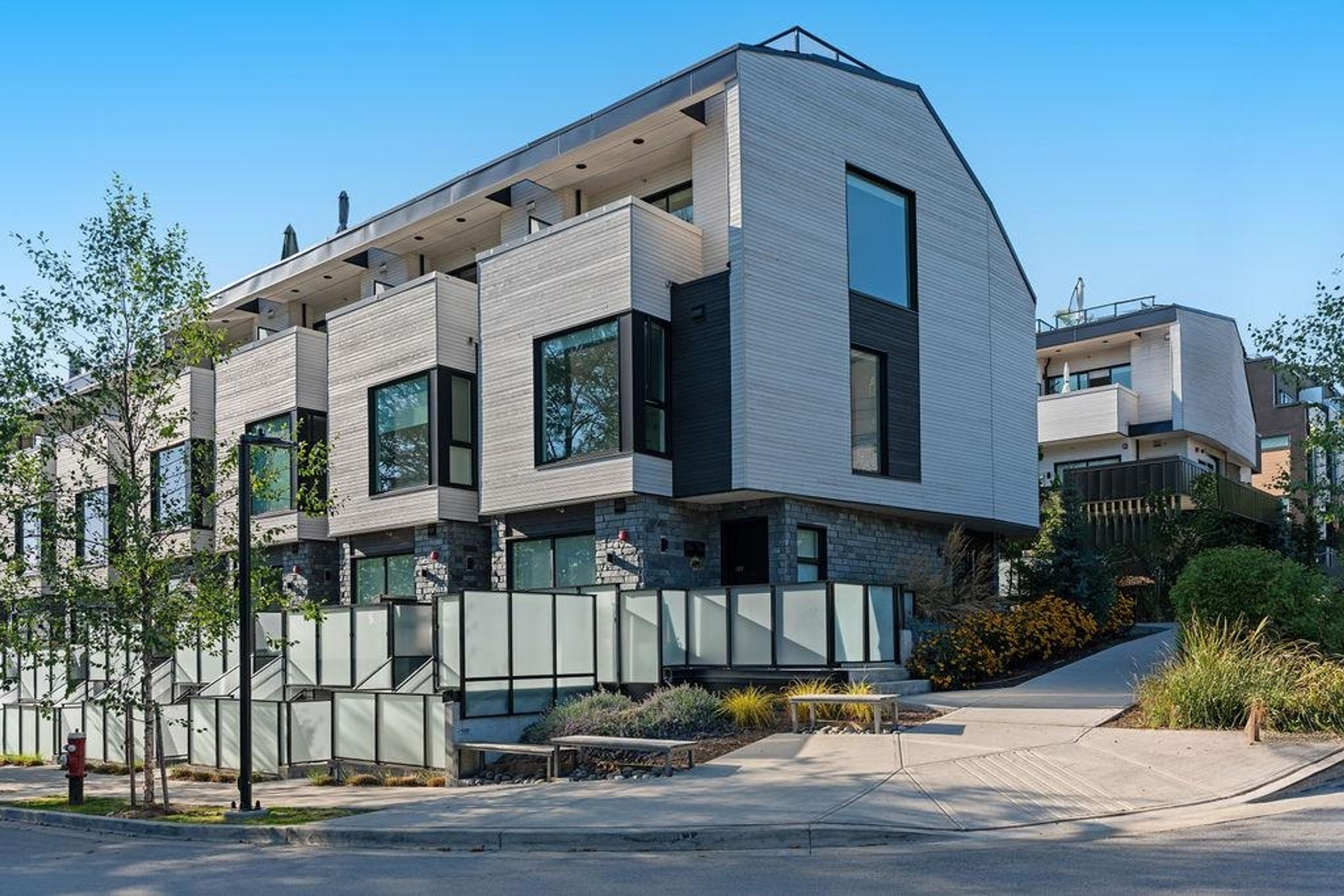 650 E 2nd Street, North Vancouver - Exteriors - Full Complex View - Photo 3