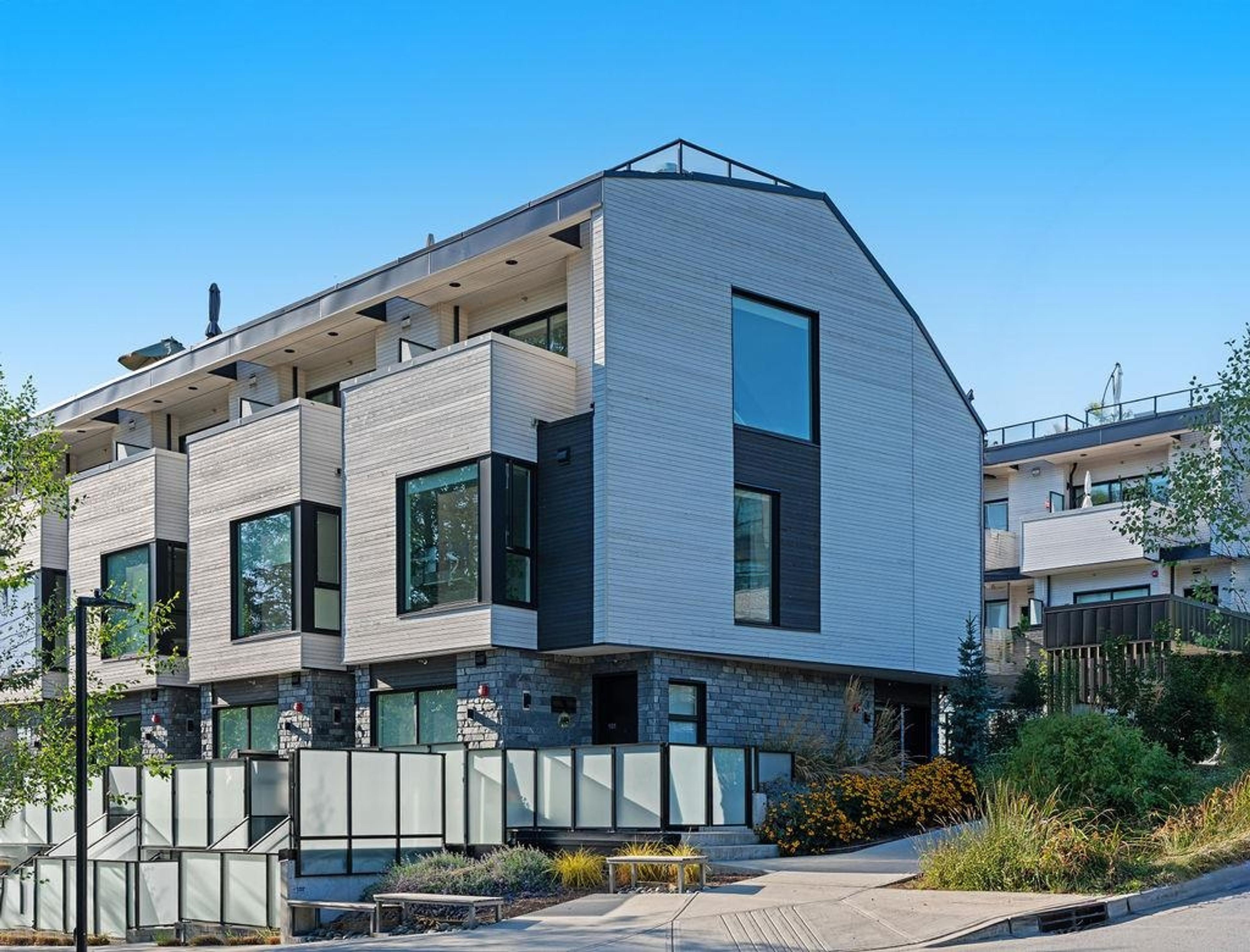 650 E 2nd Street, North Vancouver - Exteriors - Full Complex View - Photo 6