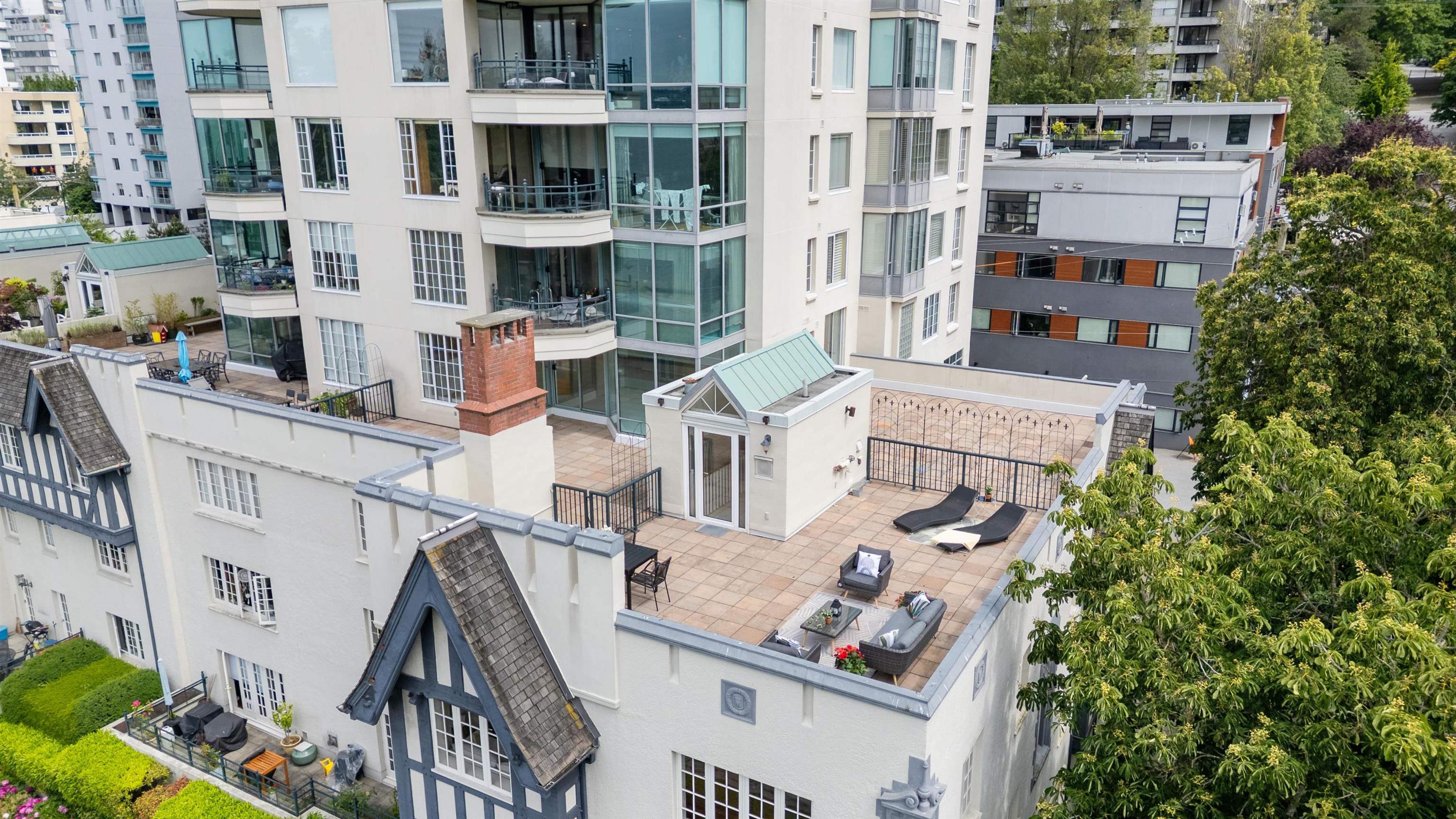 1311 Beach Avenue, Vancouver - Exteriors - Full Complex View - Photo 5