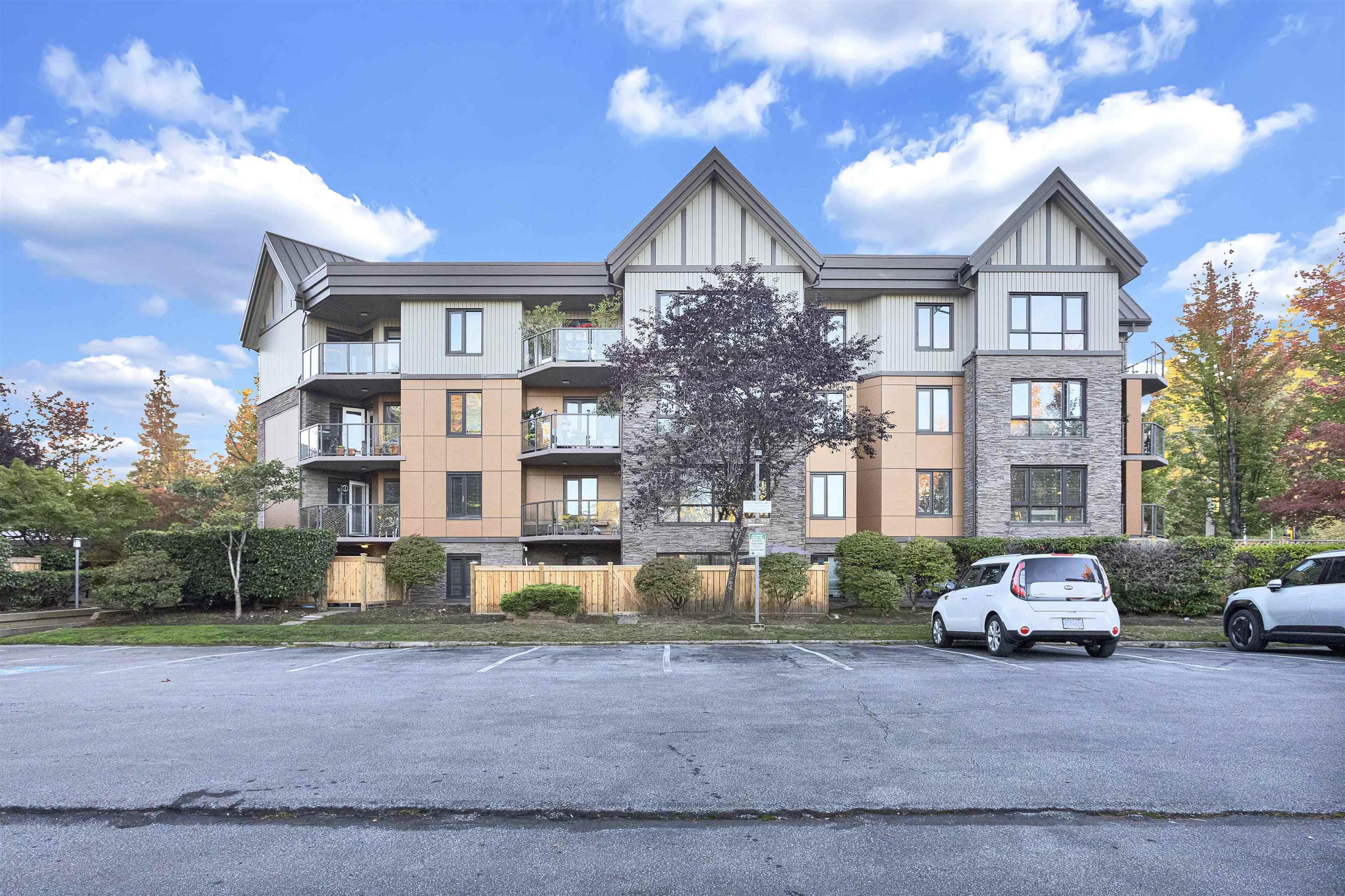 9978 148 Street, Surrey - Exteriors - Photo 2