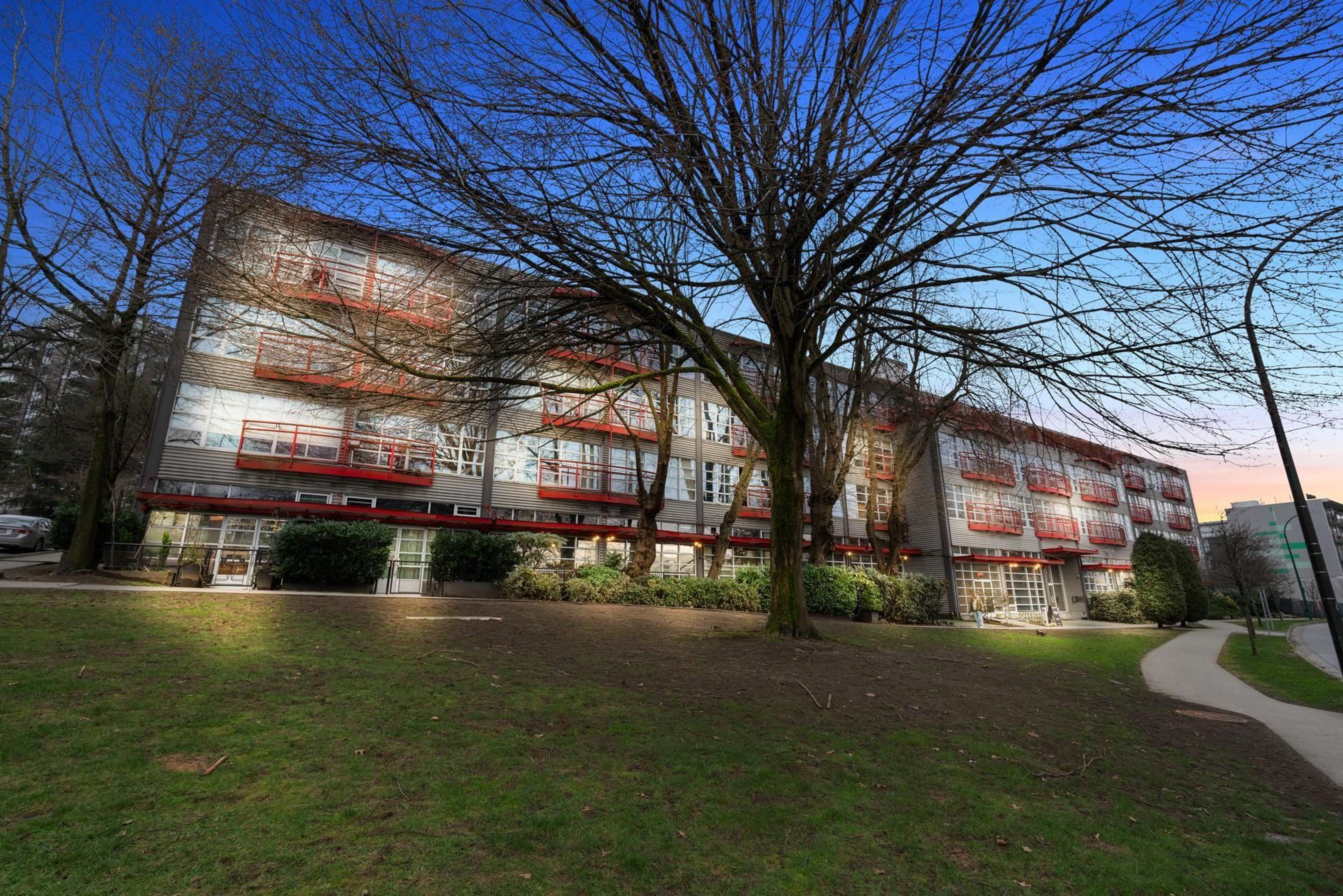 350 E 2nd Avenue, Vancouver - Exteriors - Full Complex View - Photo 3