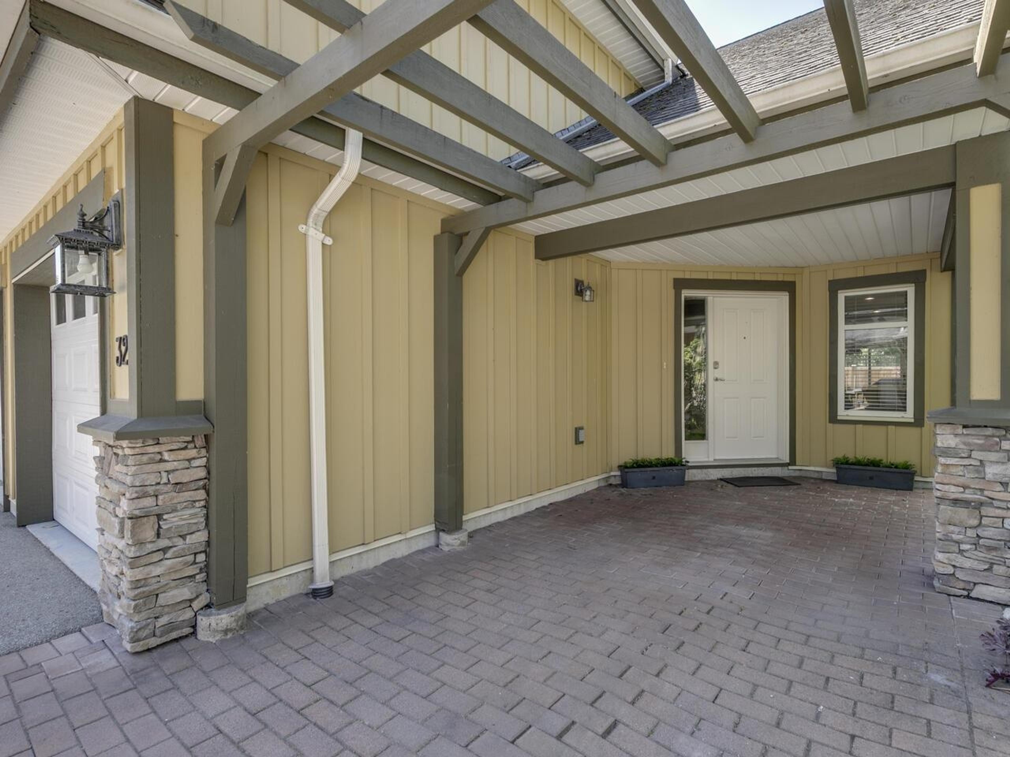 41050 Tantalus Road, Squamish - Exteriors - Photo 1