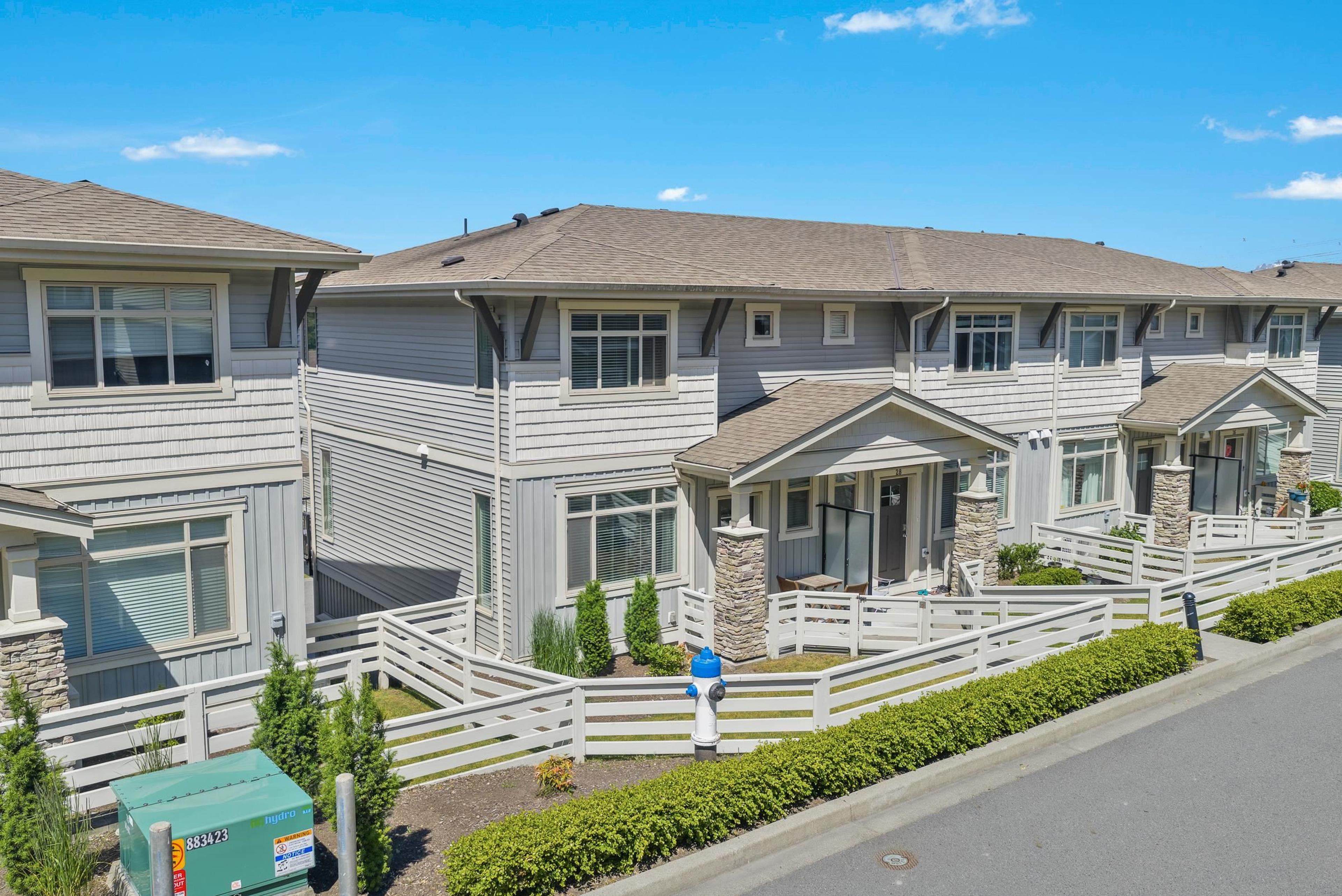 34230 Elmwood Drive, Abbotsford - Exteriors - Full Complex View - Photo 5