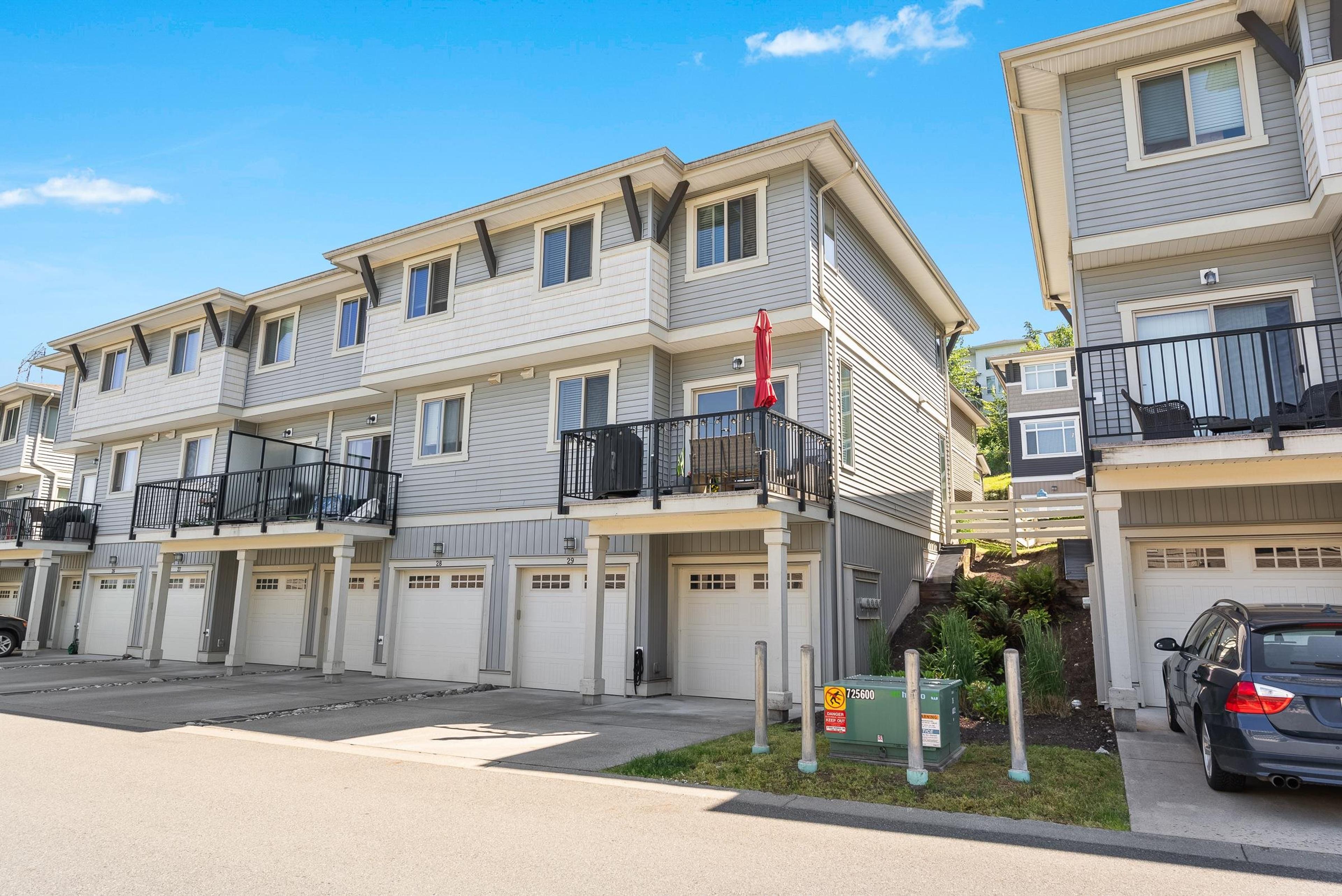 34230 Elmwood Drive, Abbotsford - Exteriors - Full Complex View - Photo 6