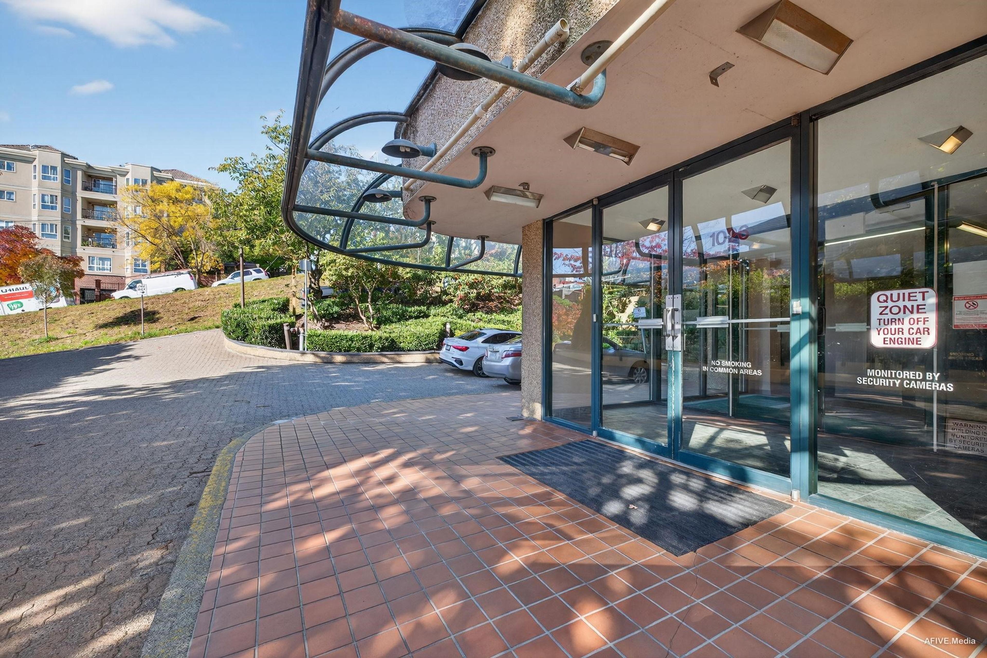 1026 Queens Avenue, New Westminster - Exteriors - Photo 2