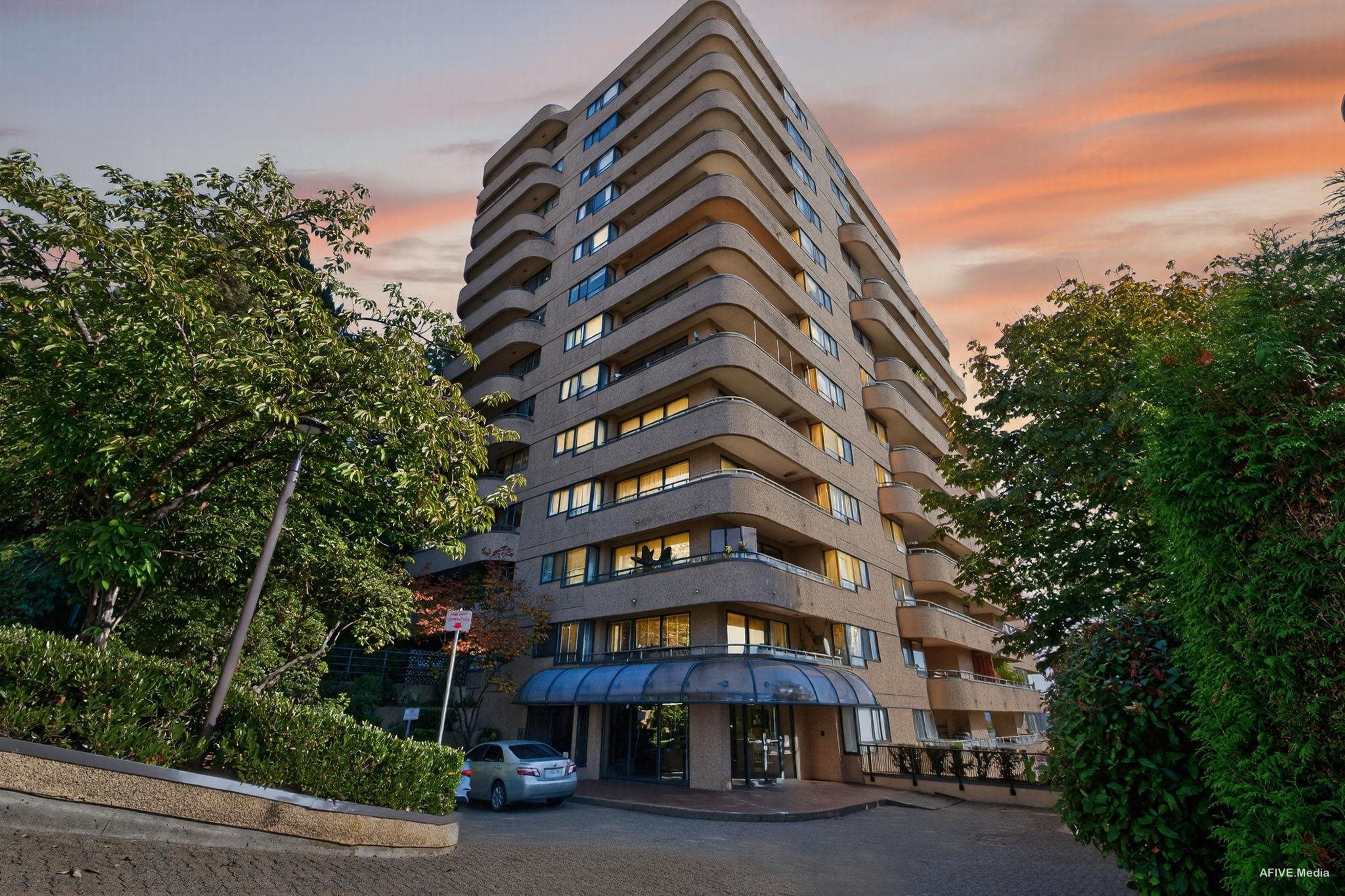 1026 Queens Avenue, New Westminster - Exteriors - Photo 4