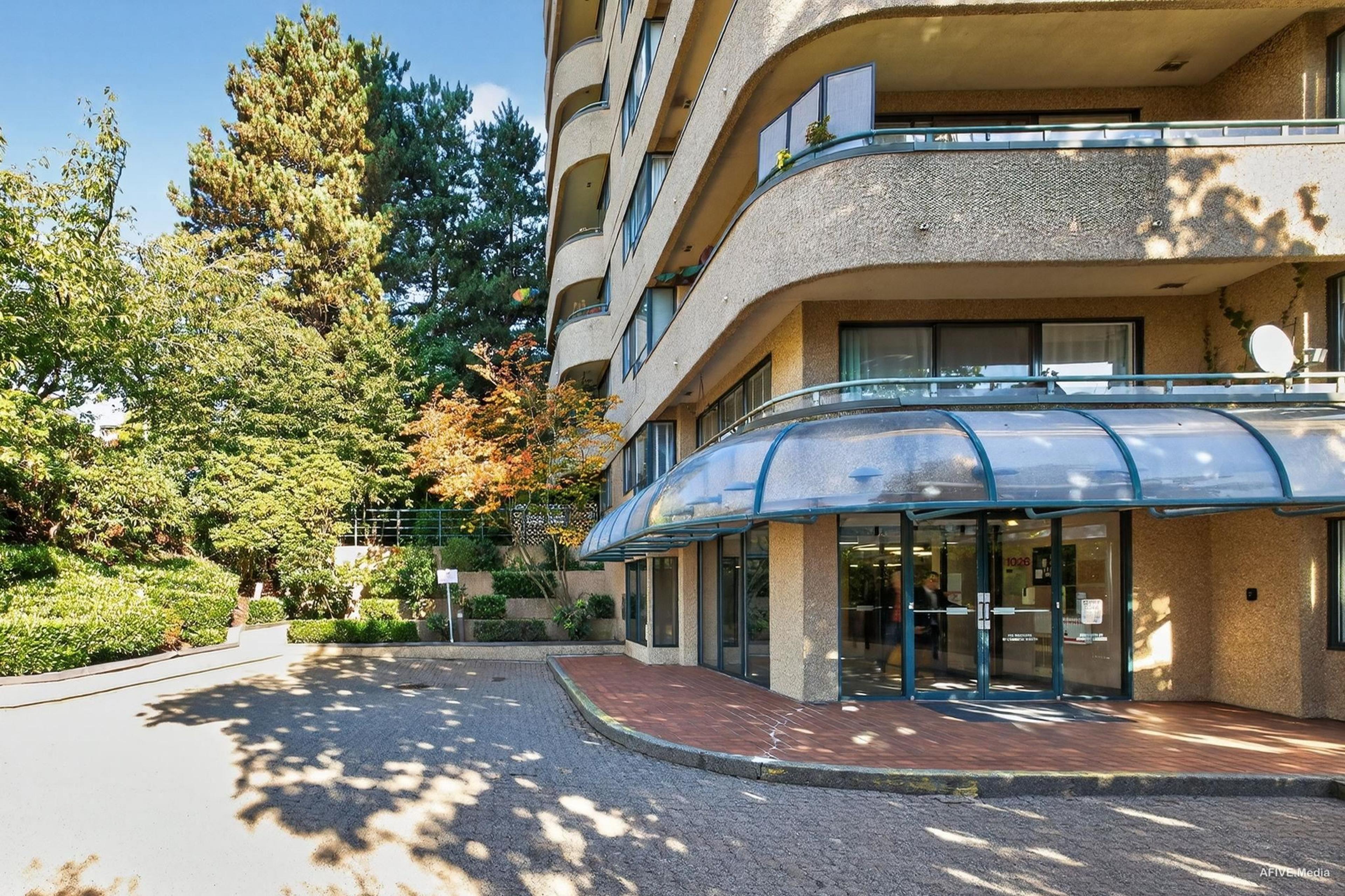 1026 Queens Avenue, New Westminster - Exteriors - Photo 5