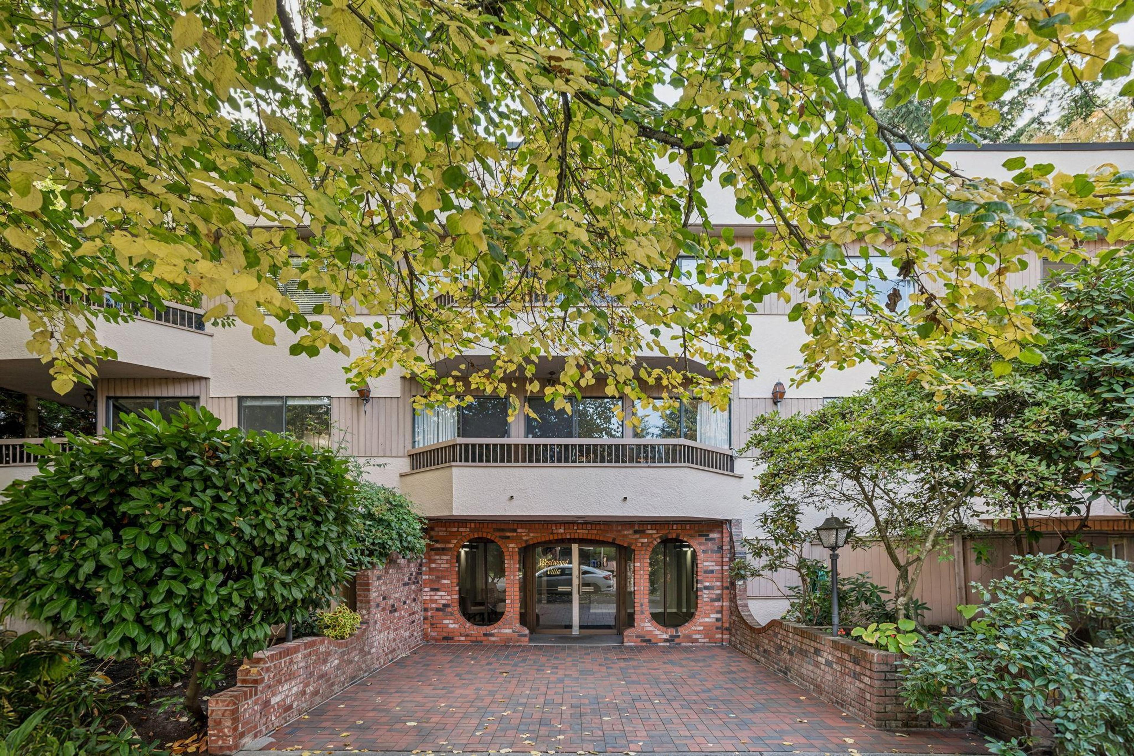 2190 W 8th Avenue, Vancouver - Exteriors - Photo 1