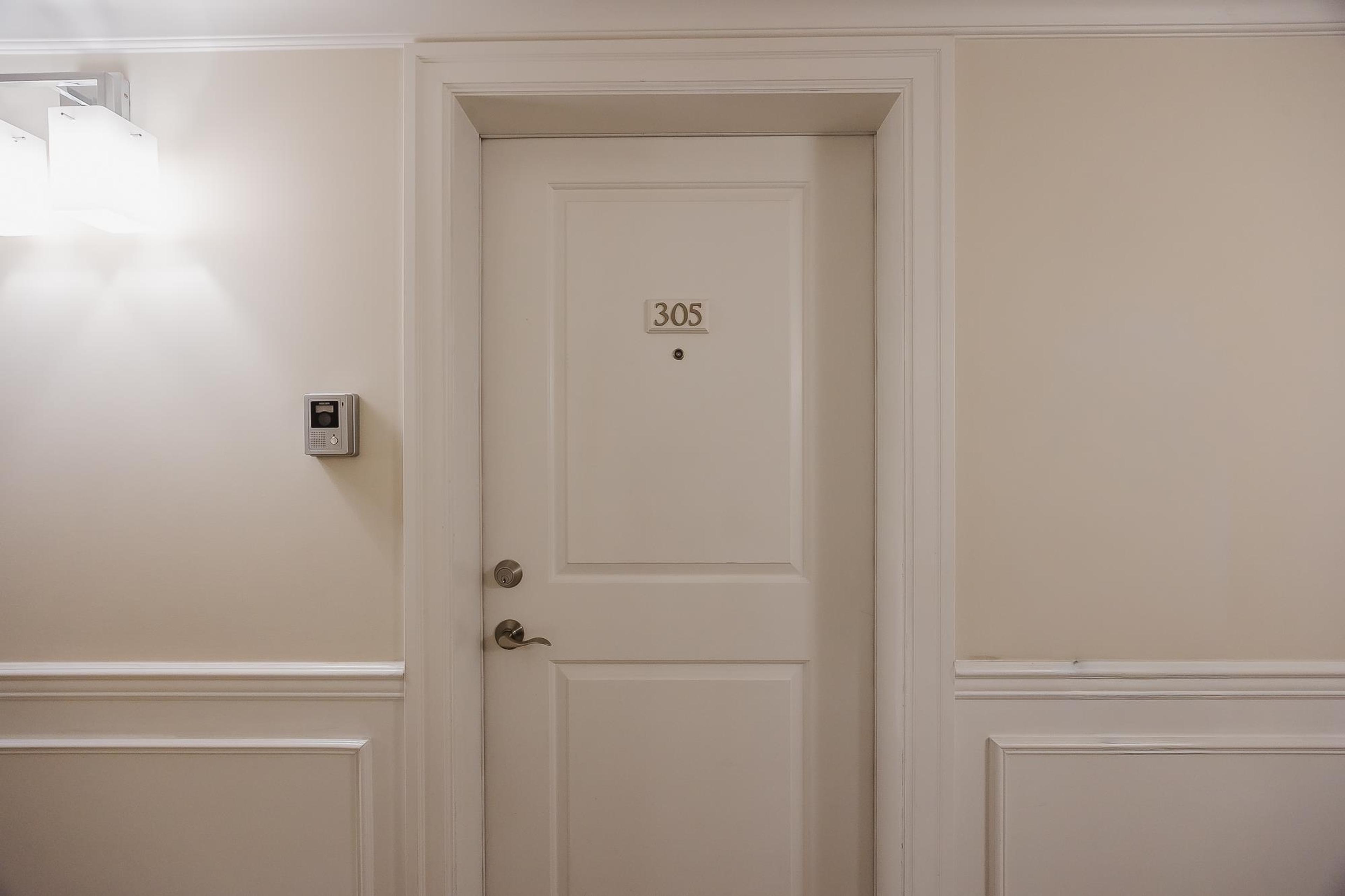 15357 Roper Avenue, White Rock - Common Areas - Unit Door - Photo 1