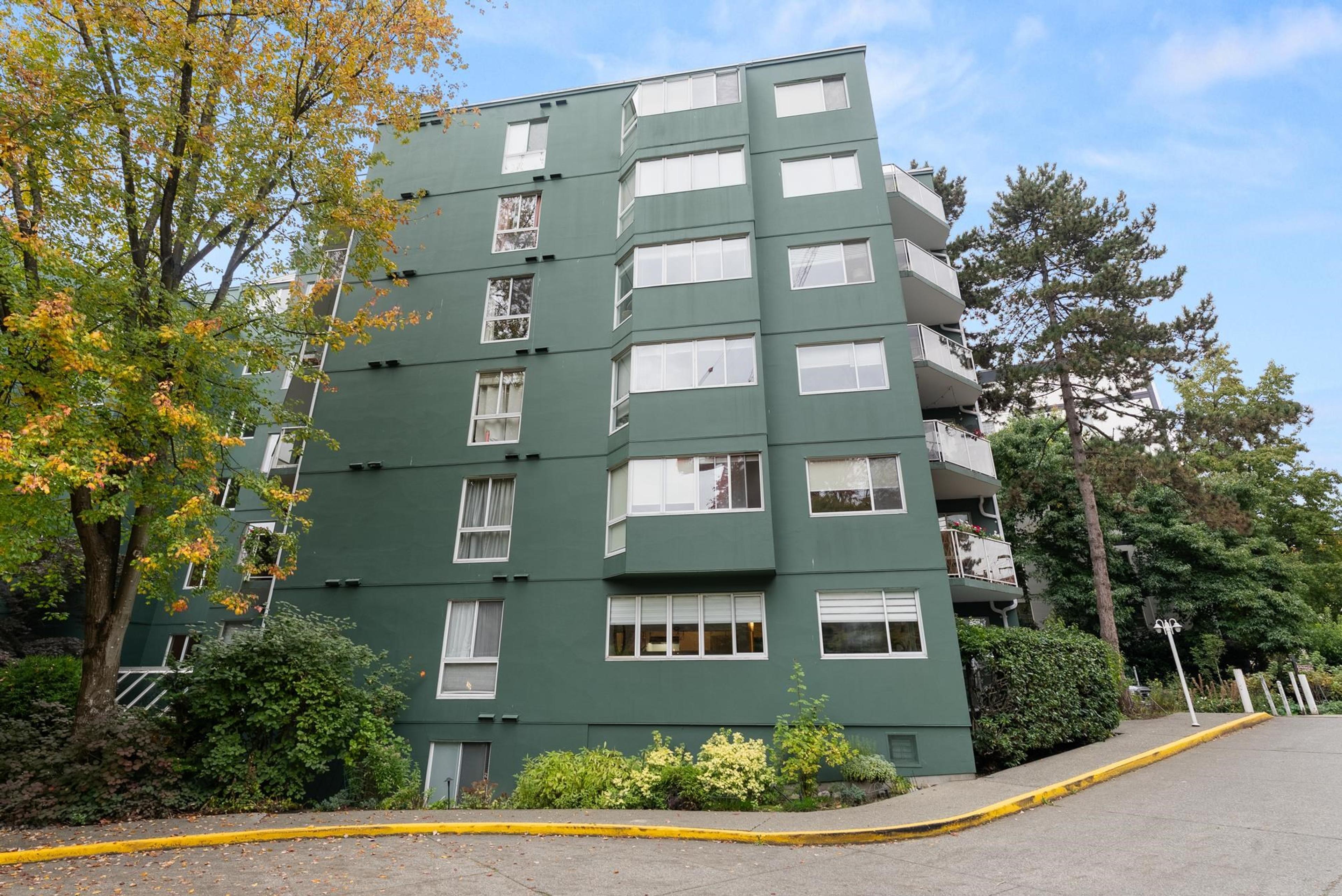 1510 W 1st Avenue, Vancouver - Exteriors - Photo 4