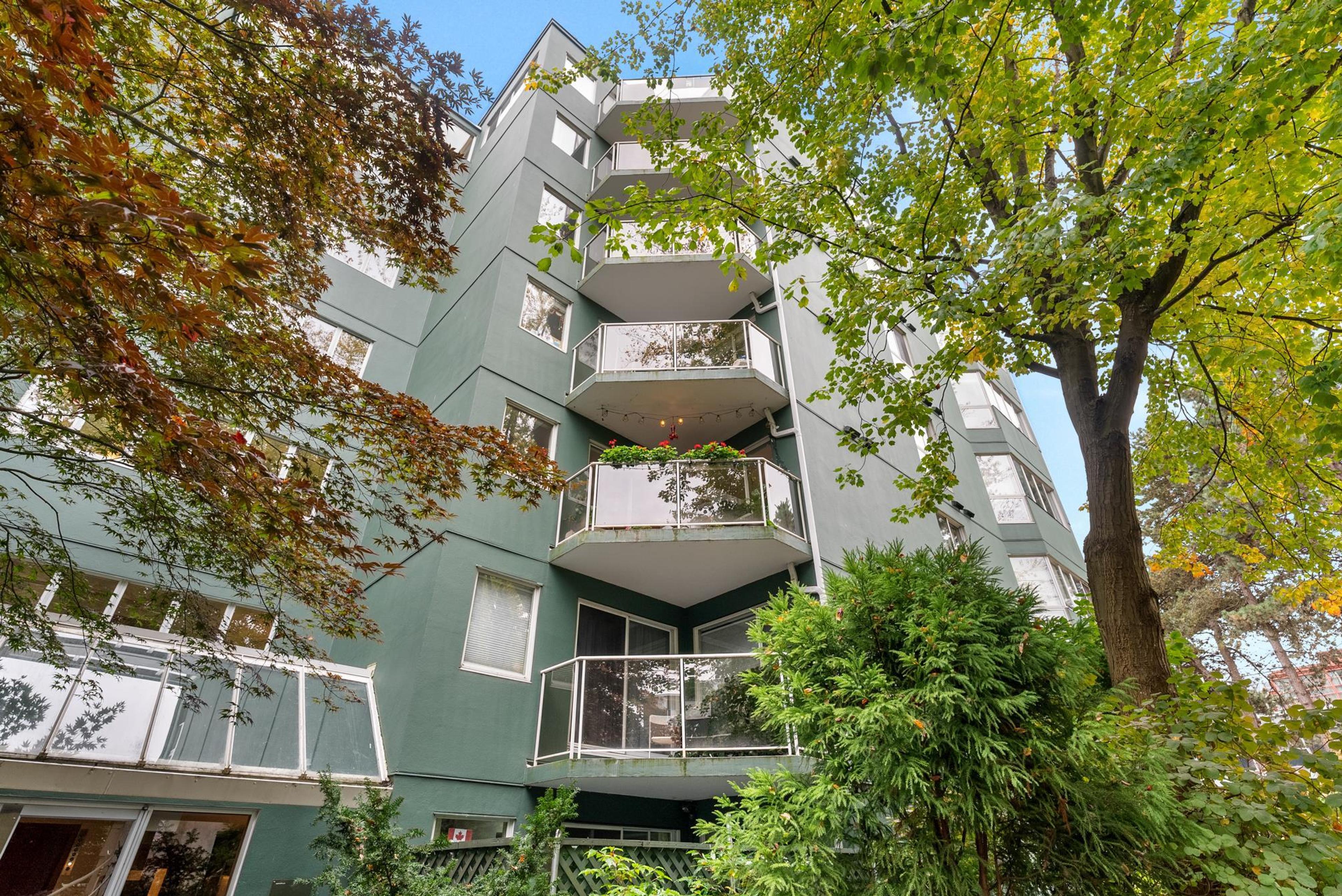 1510 W 1st Avenue, Vancouver - Exteriors - Photo 6
