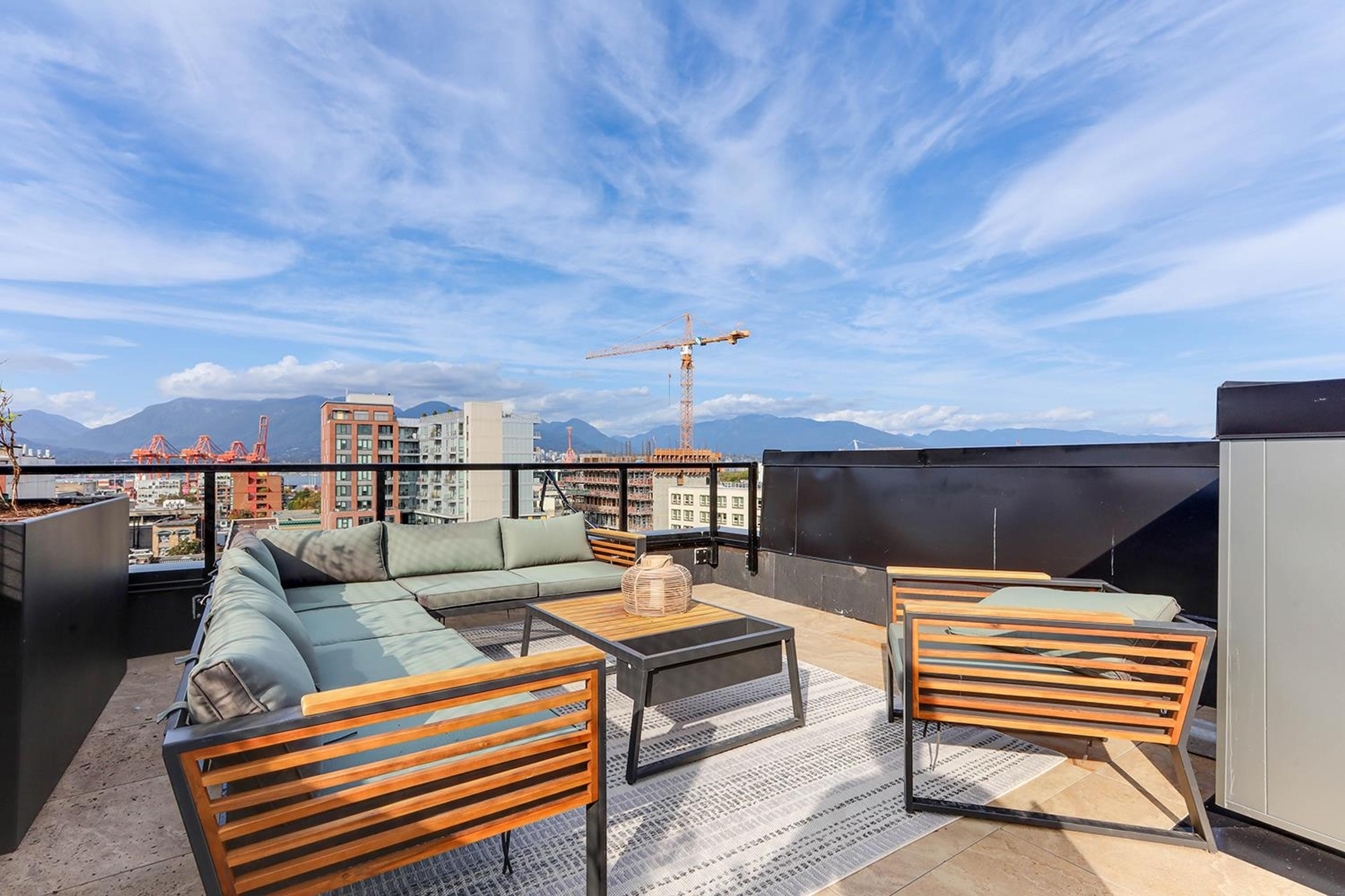 239 Keefer Street, Vancouver - Outdoor Amenities - Rooftop terraces / Patios - Photo 1