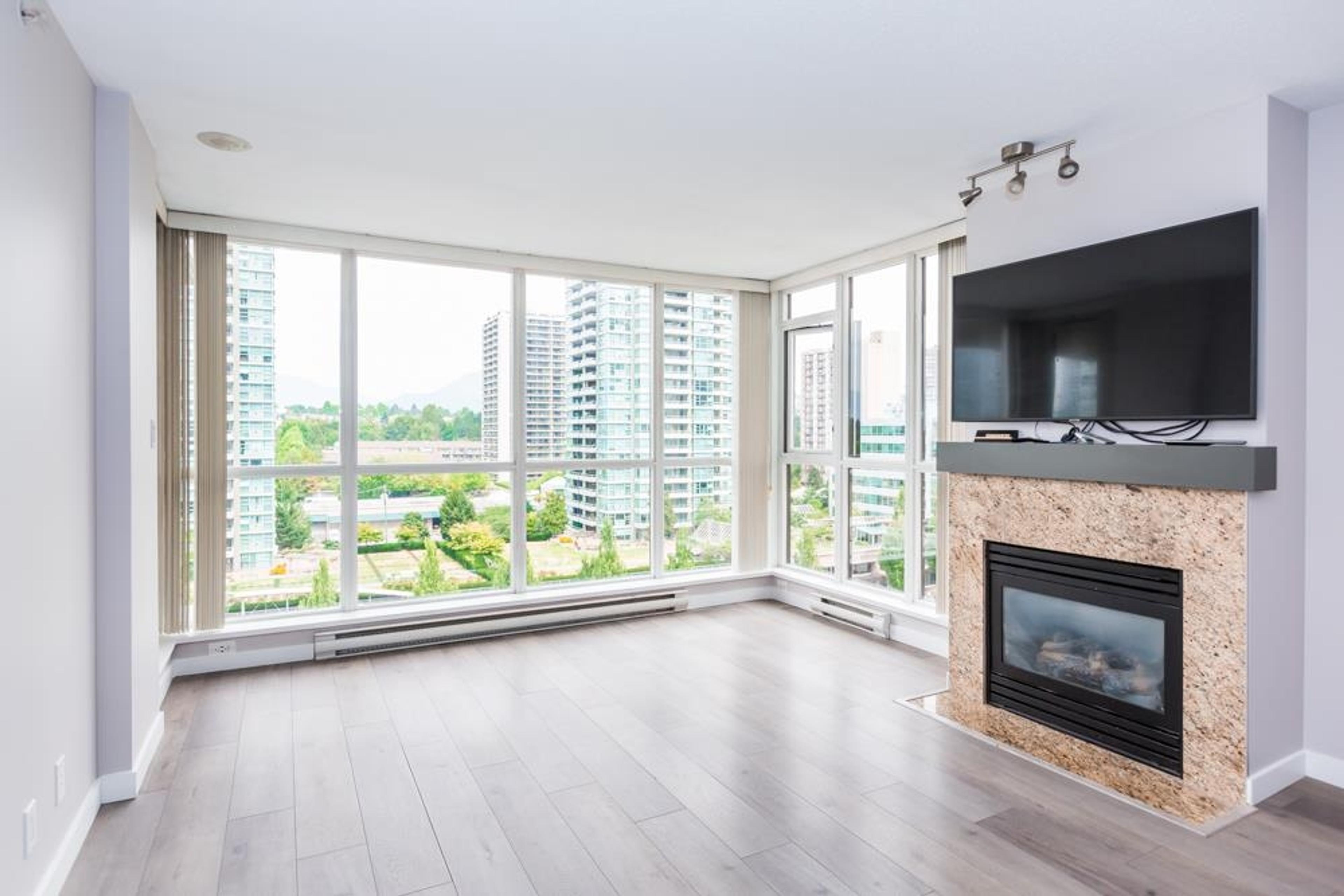 2088 Madison Avenue, Burnaby - Exteriors - Photo 4