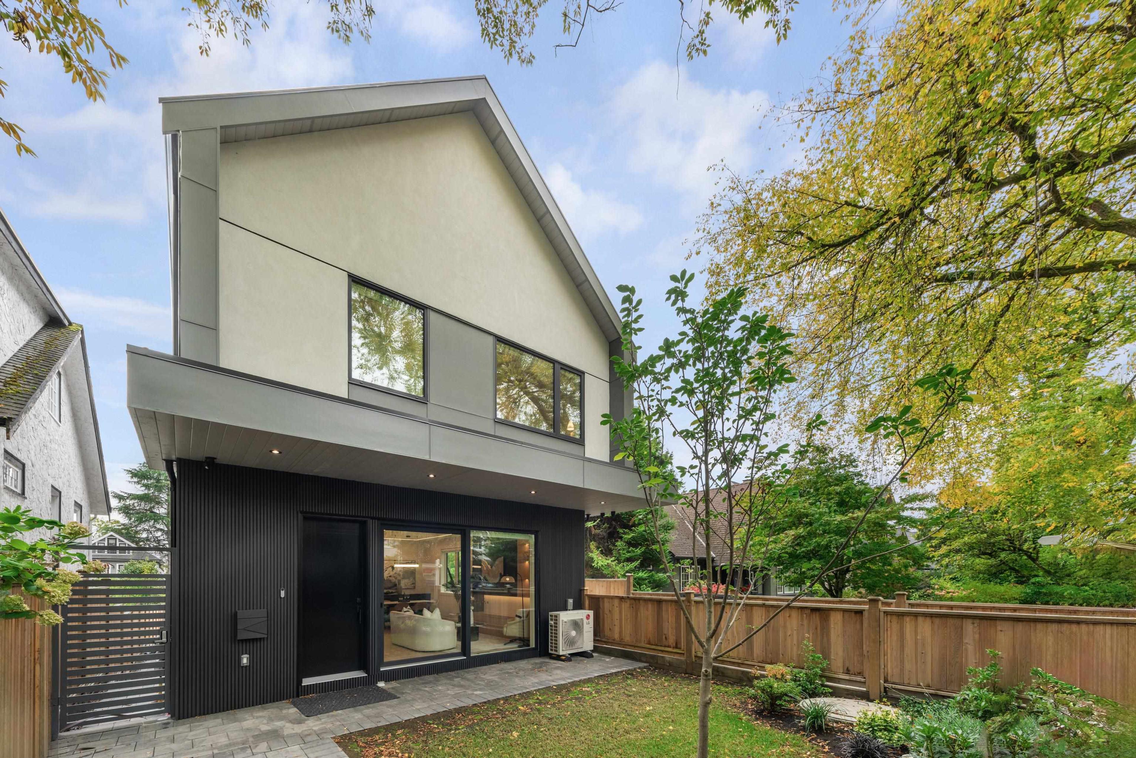 3232 W 38th Avenue, Vancouver - Exteriors - Photo 1