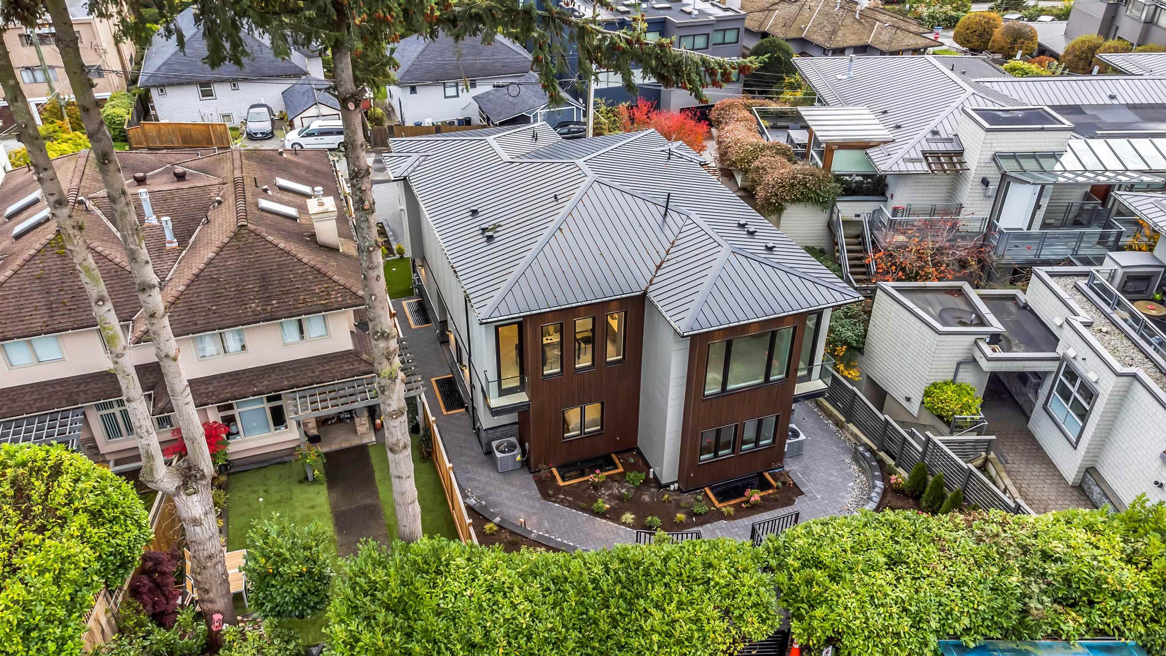 2380 Marine Drive, West Vancouver - Exteriors - Drone/Aerial View - Photo 2