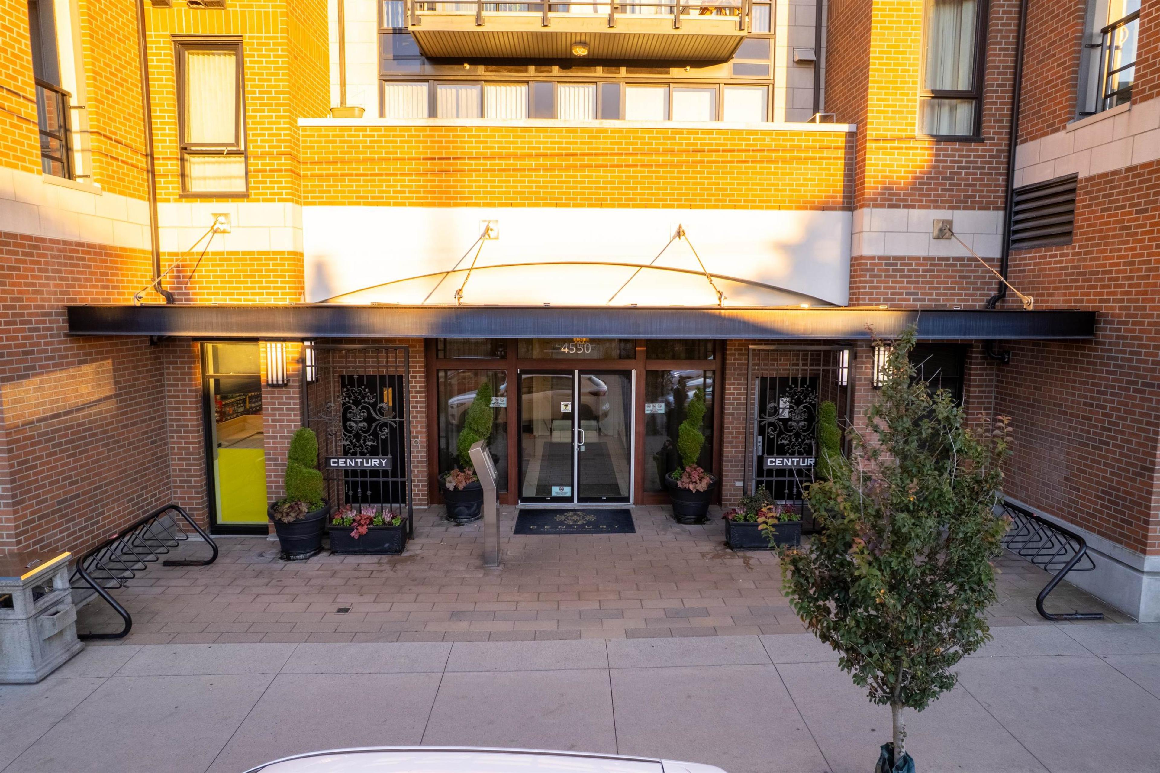 4550 Fraser Street, Vancouver - Exteriors - Photo 1