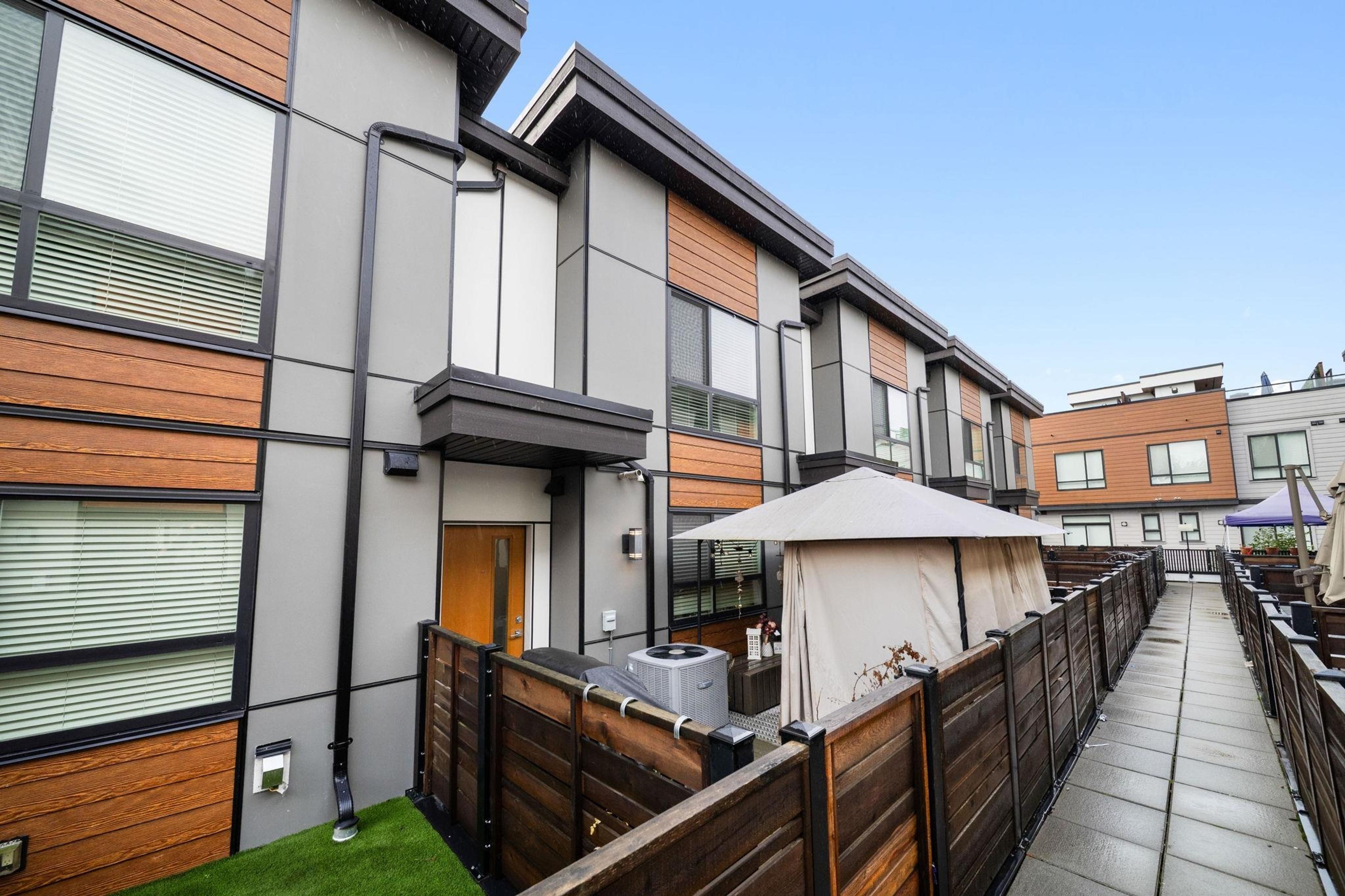 19789 55 Avenue, Langley - Exteriors - Full Complex View - Photo 5