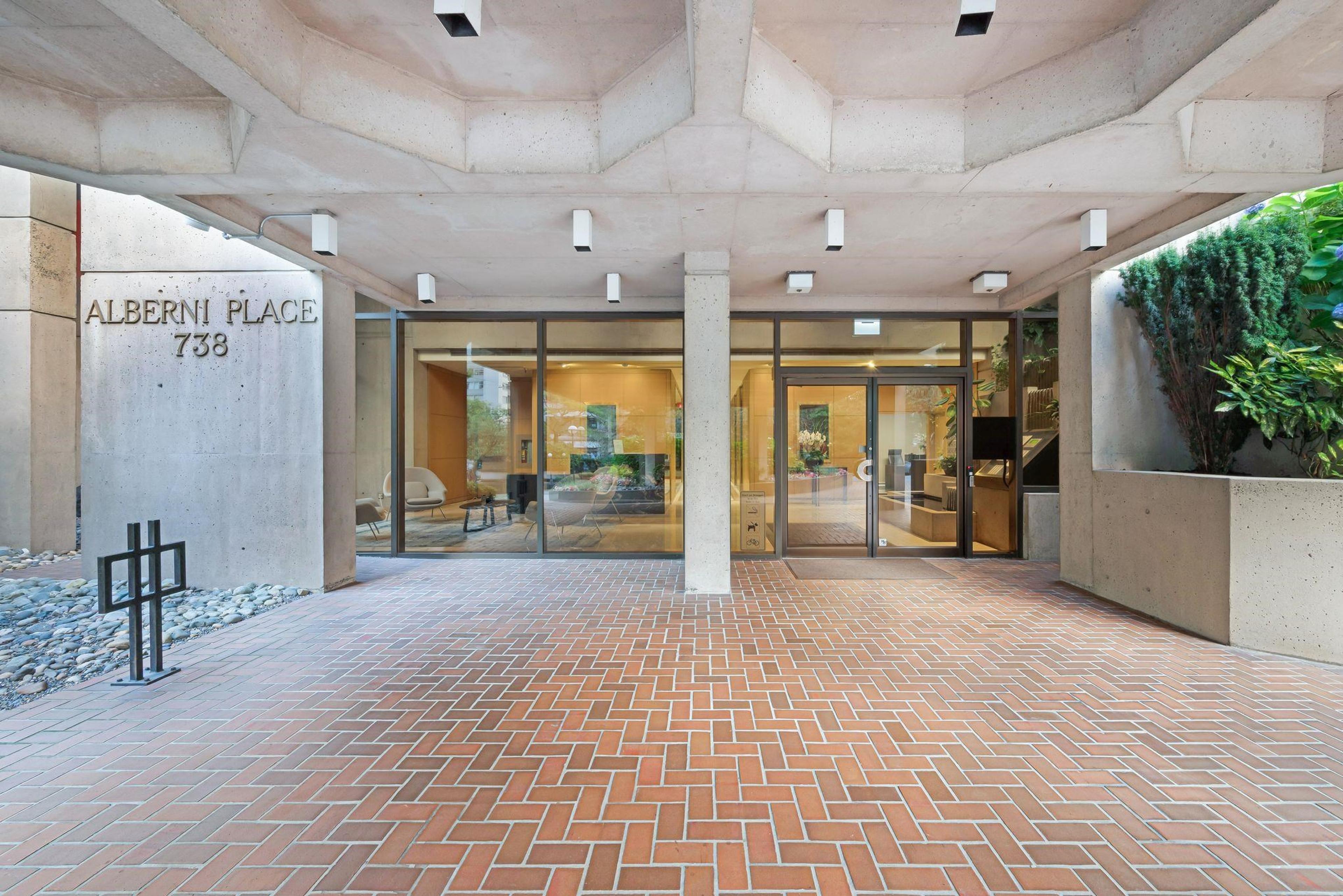 738 Broughton Street, Vancouver - Exteriors - Photo 4