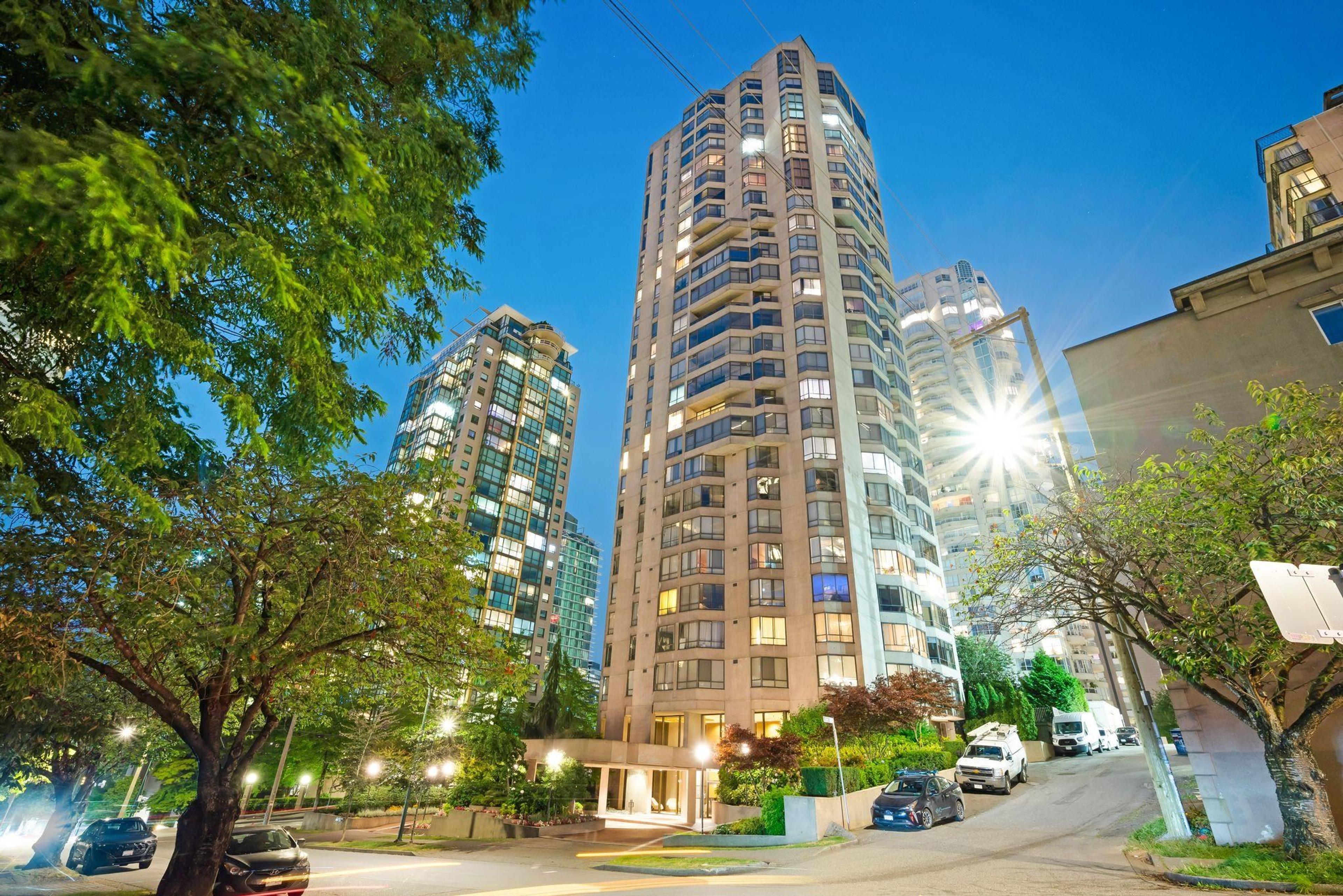 738 Broughton Street, Vancouver - Exteriors - Full Complex View - Photo 7