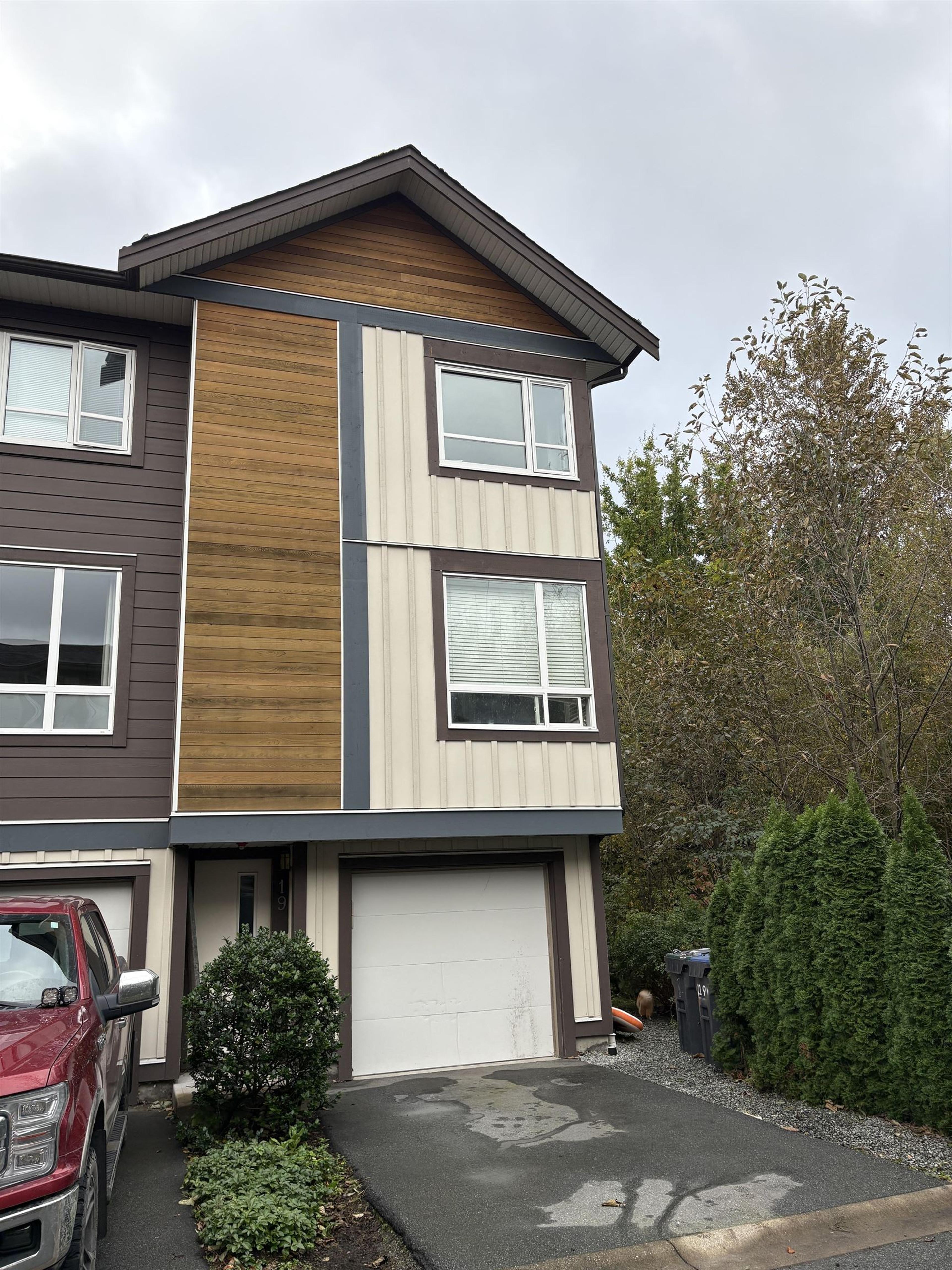 1188 Wilson Crescent, Squamish - Exteriors - Photo 1