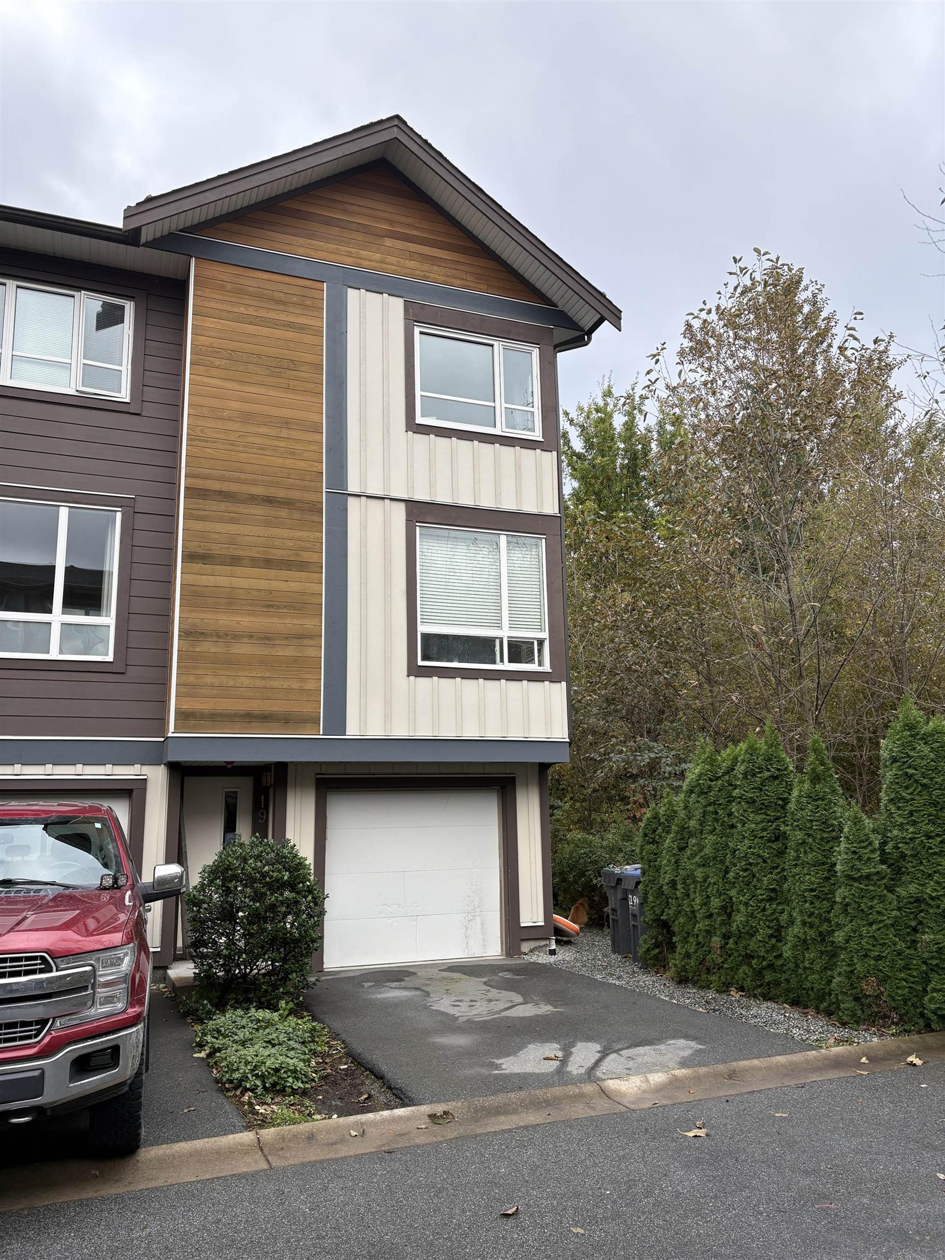 1188 Wilson Crescent, Squamish - Exteriors - Photo 2