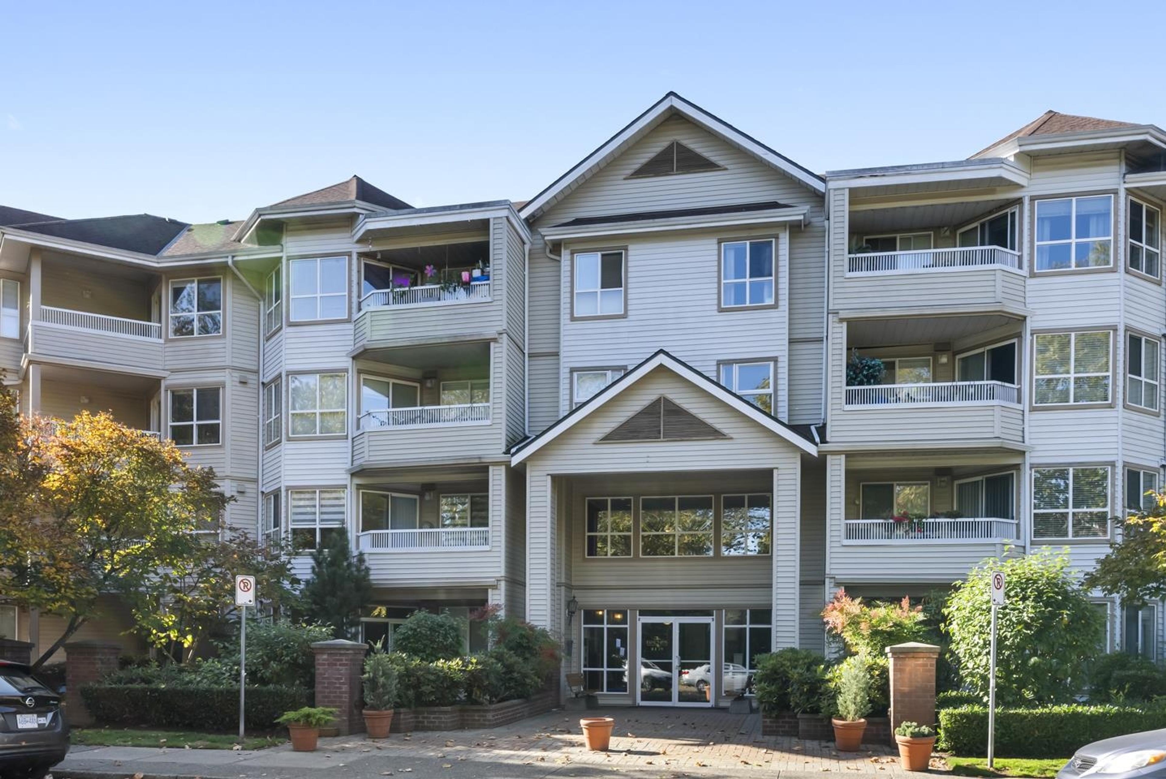 8139 121a Street, Surrey - Exteriors - Photo 2