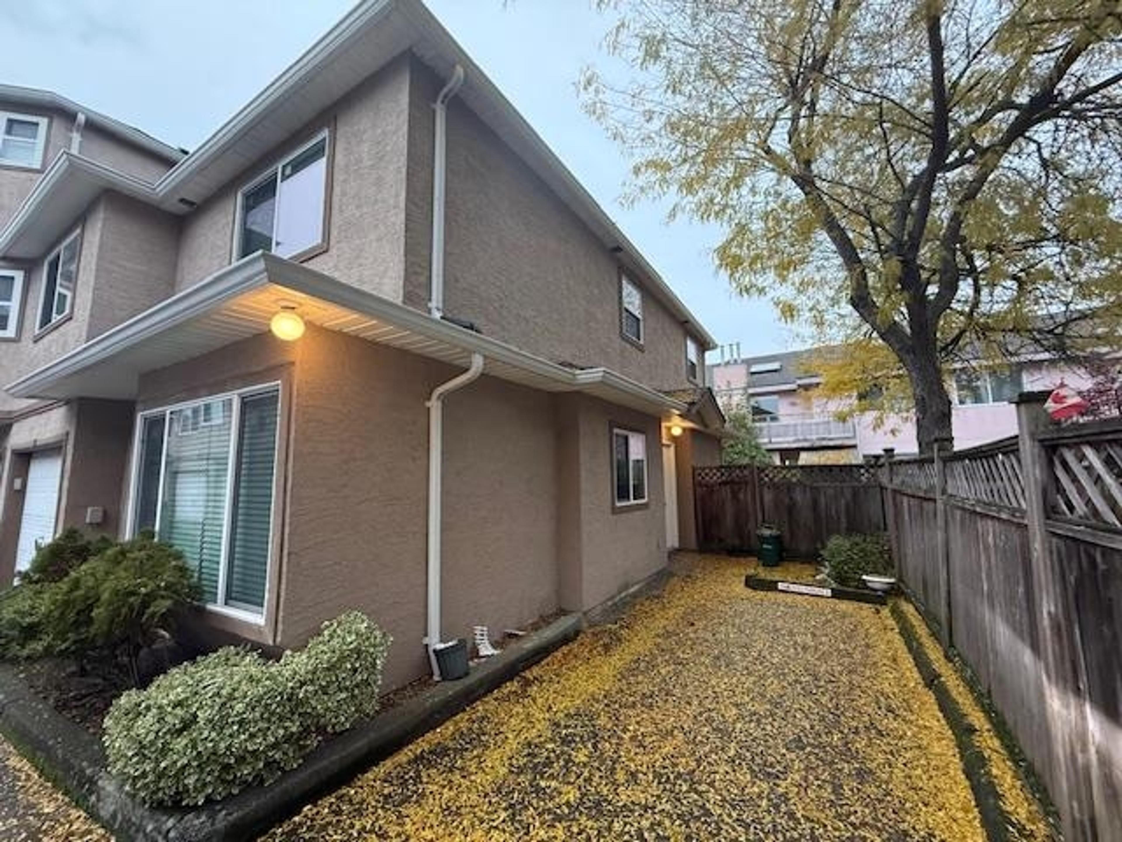 7171 Blundell Road, Richmond - Exteriors - Photo 3