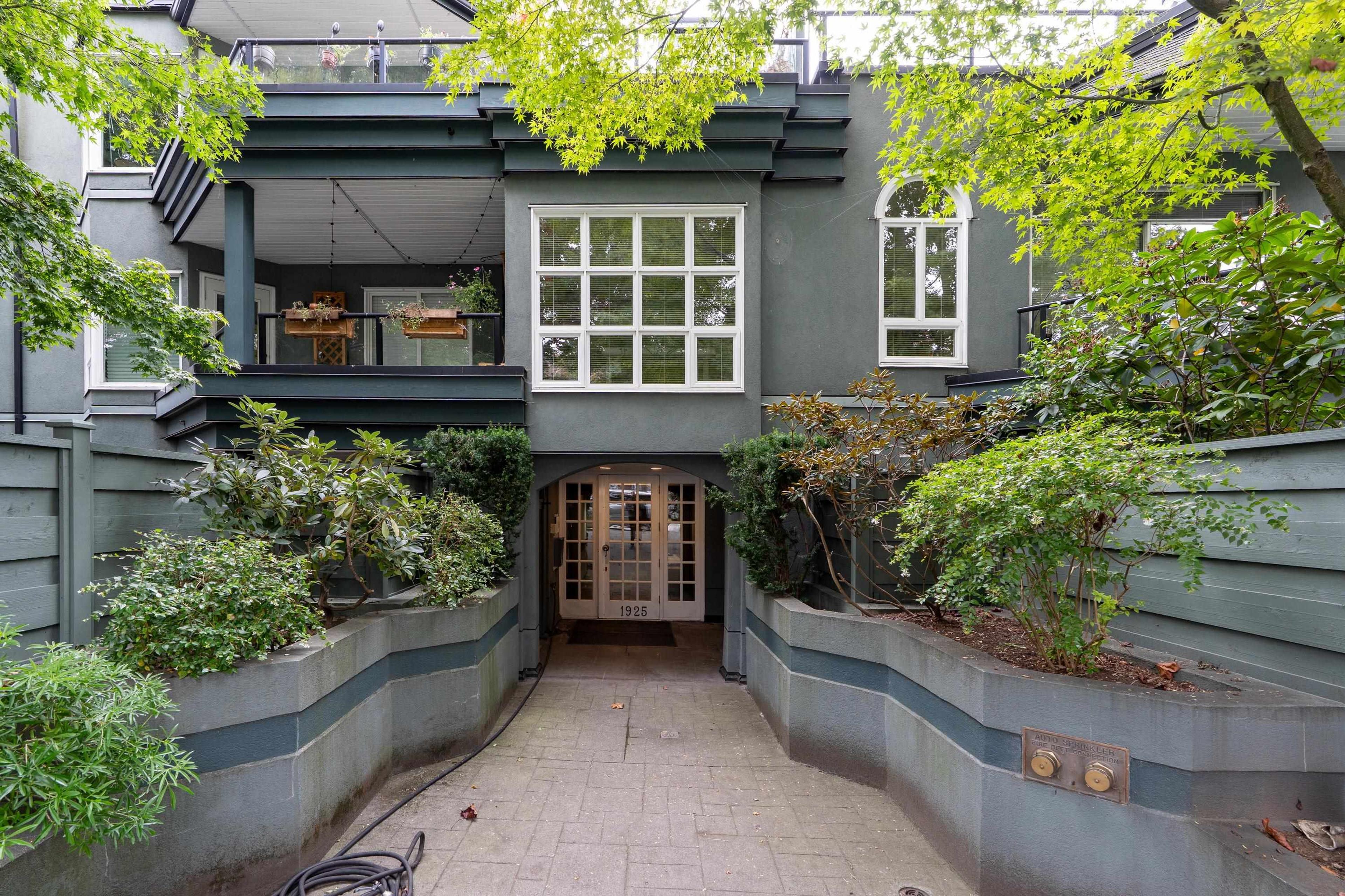1925 W 2nd Avenue, Vancouver - Exteriors - Photo 3