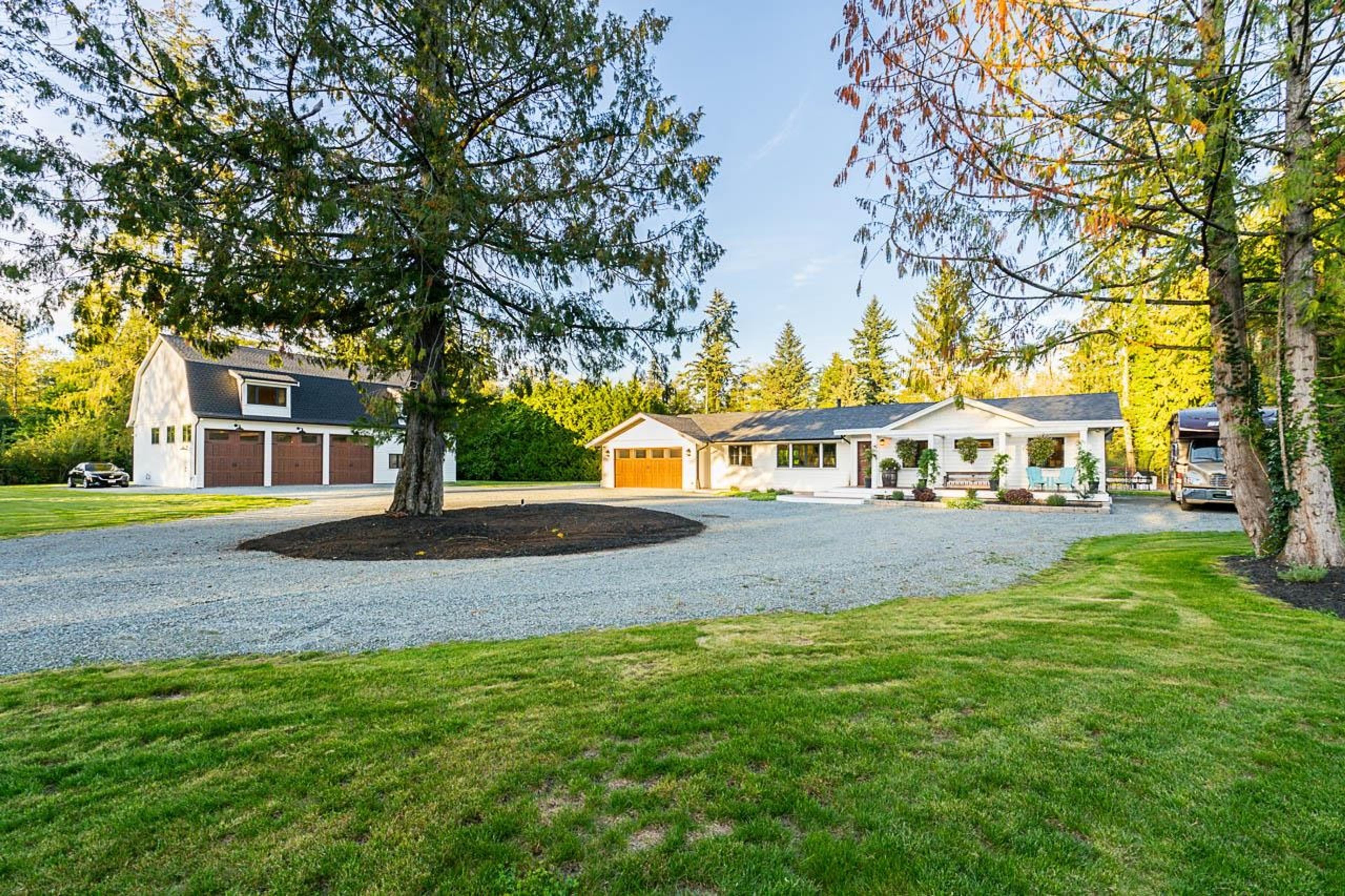 4650 MARTINGALE CRESCENT - Image 2