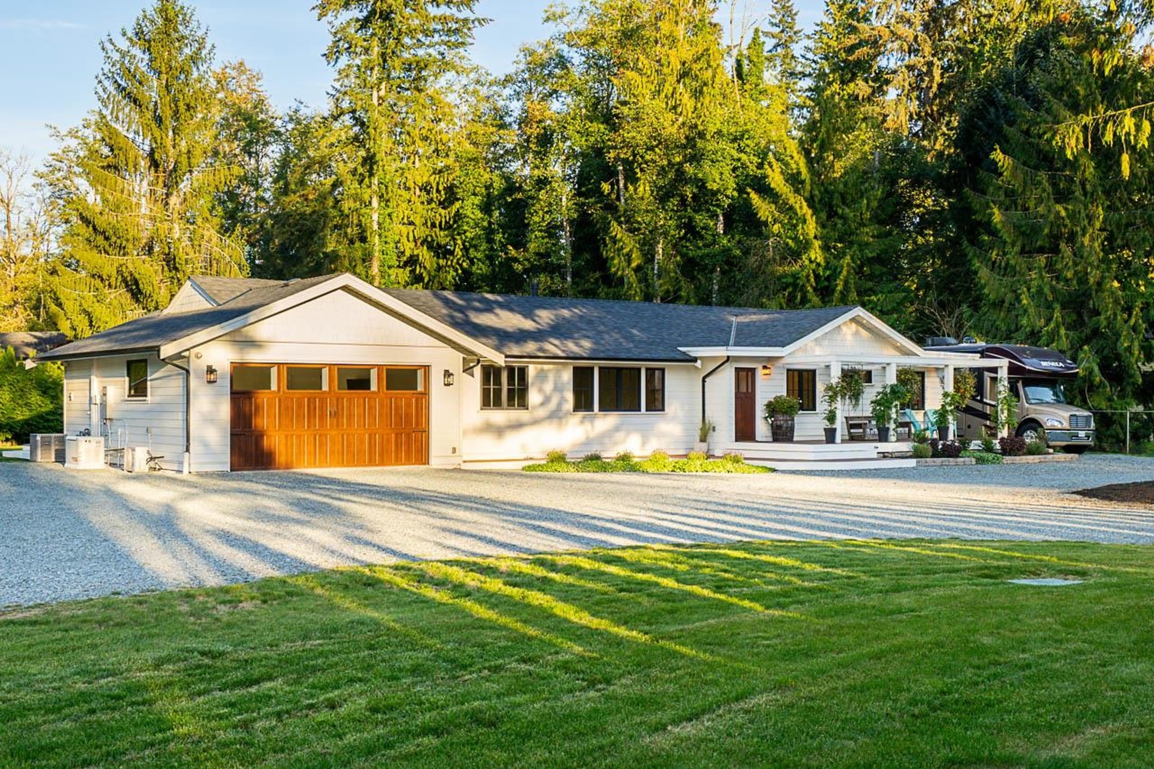 4650 MARTINGALE CRESCENT - Main Image
