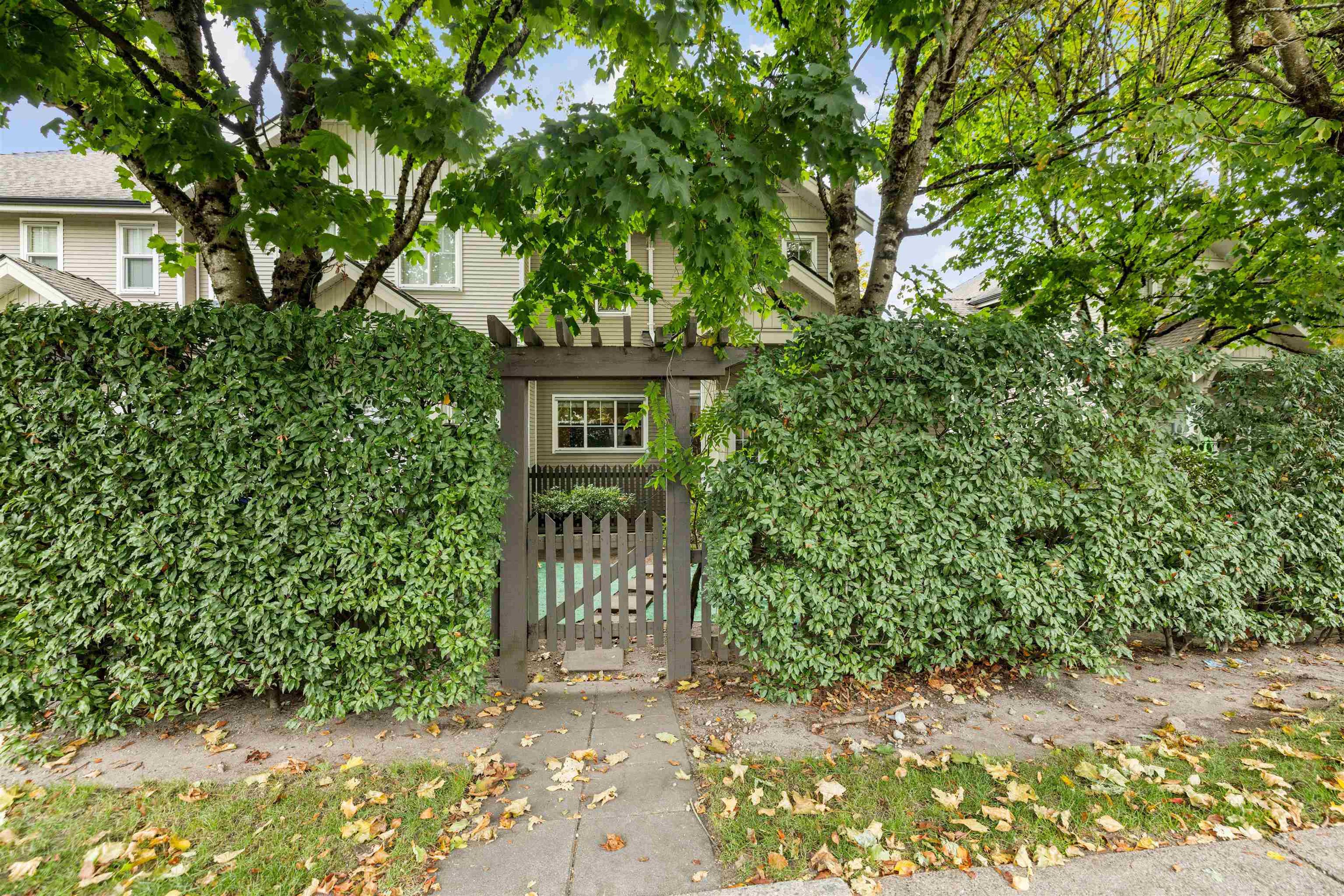 21535 88 Avenue, Langley - Exteriors - Photo 4