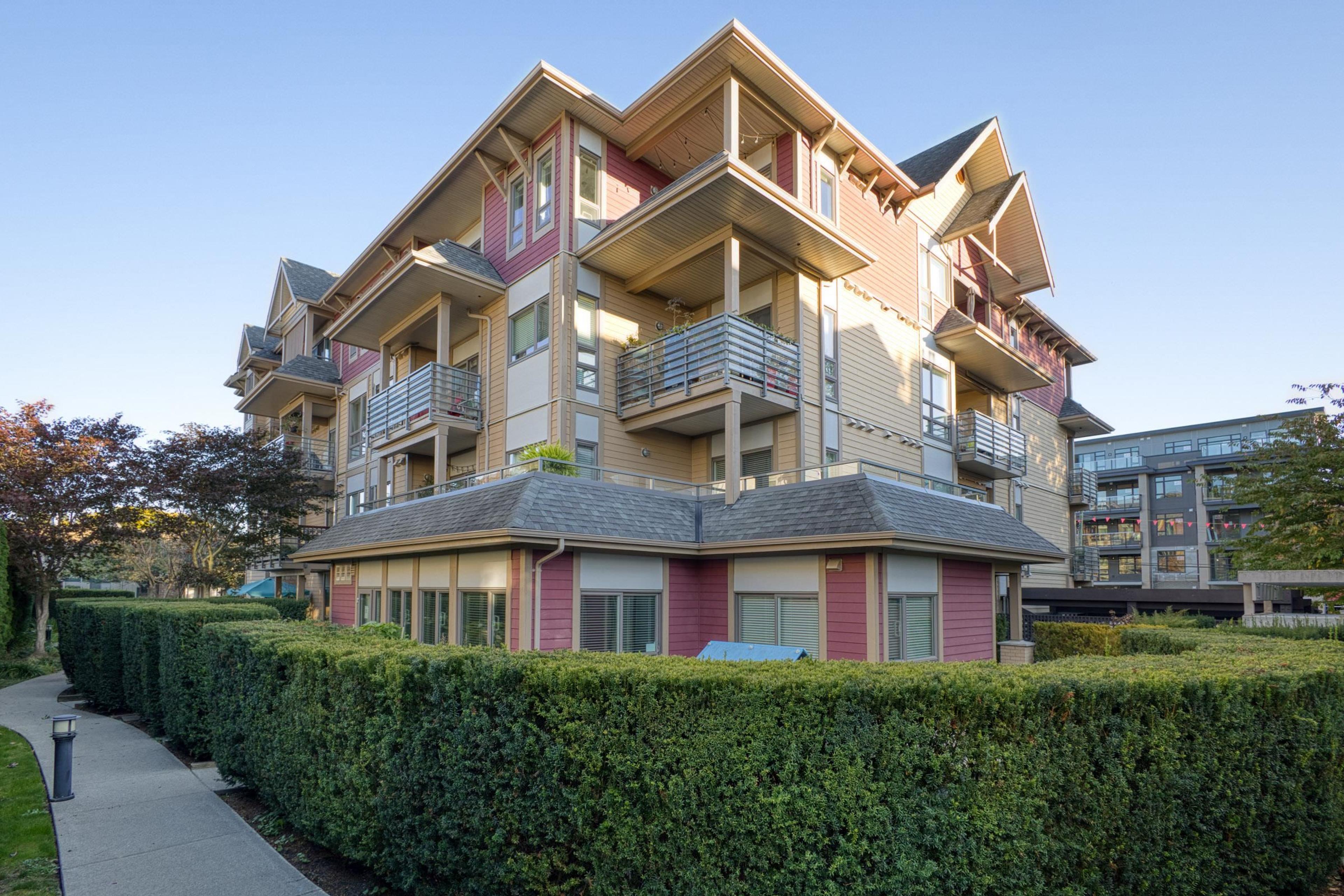 5811 177b Street, Surrey - Exteriors - Photo 1