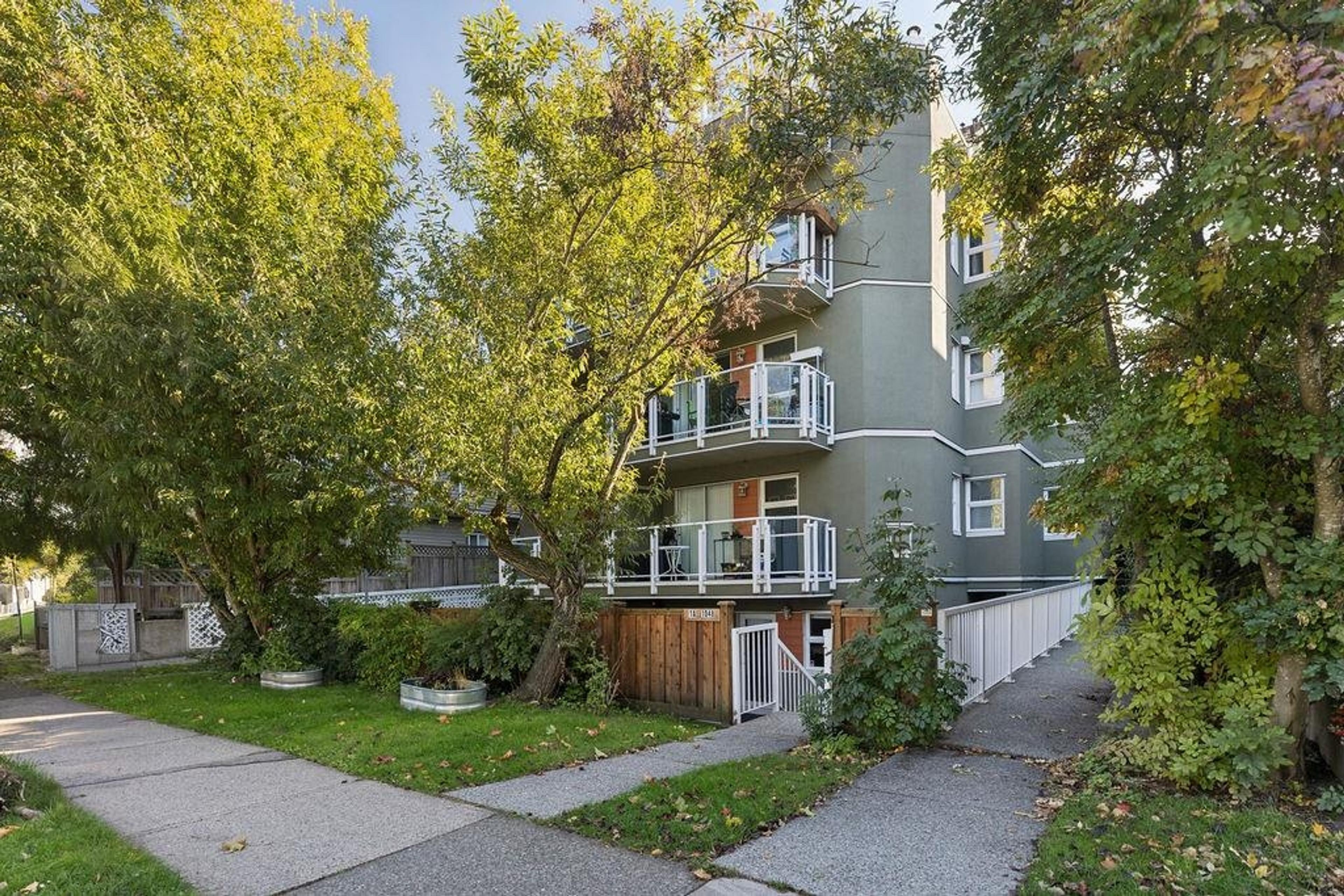 1048 E 7th Avenue, Vancouver - Exteriors - Photo 1