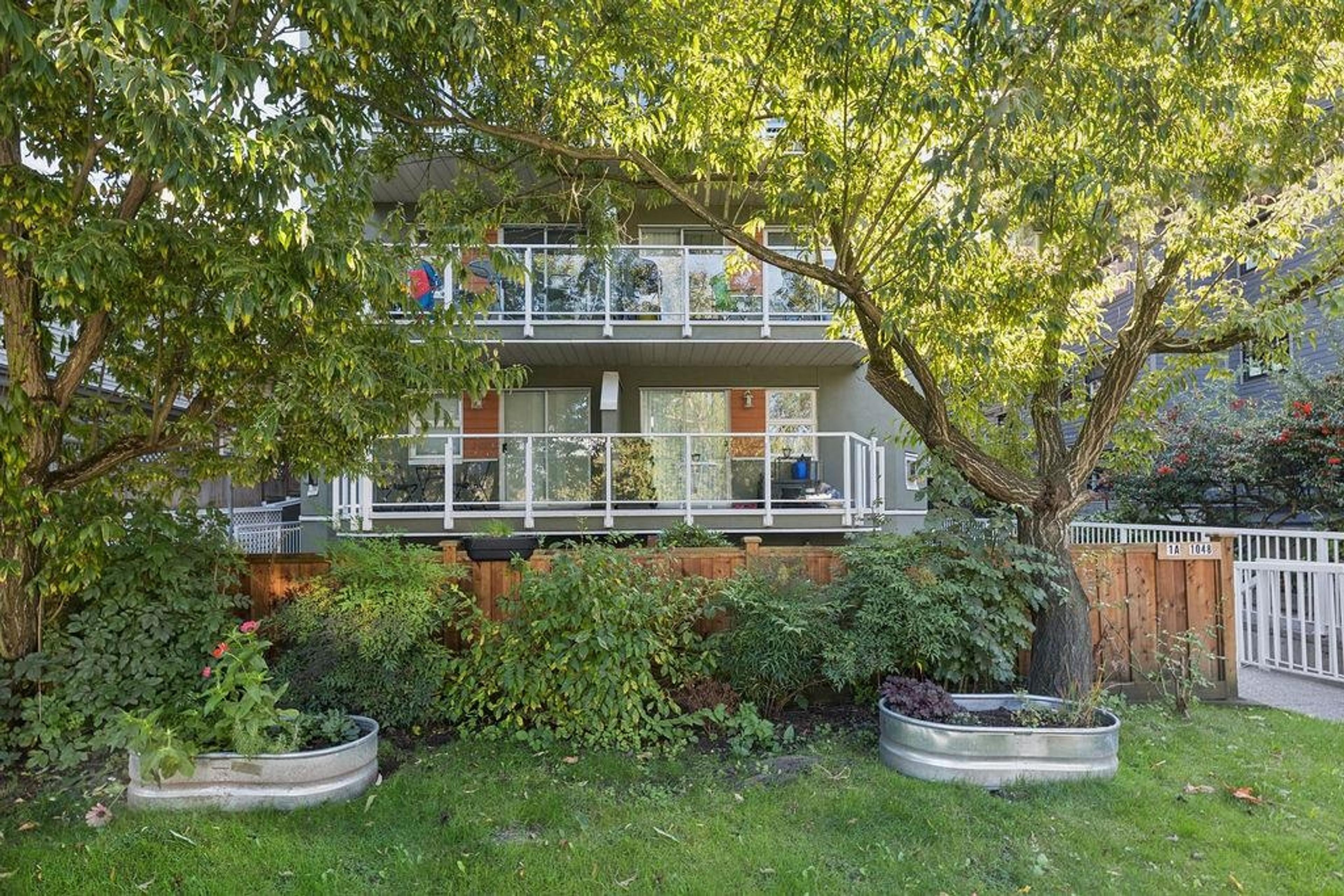 1048 E 7th Avenue, Vancouver - Exteriors - Photo 2