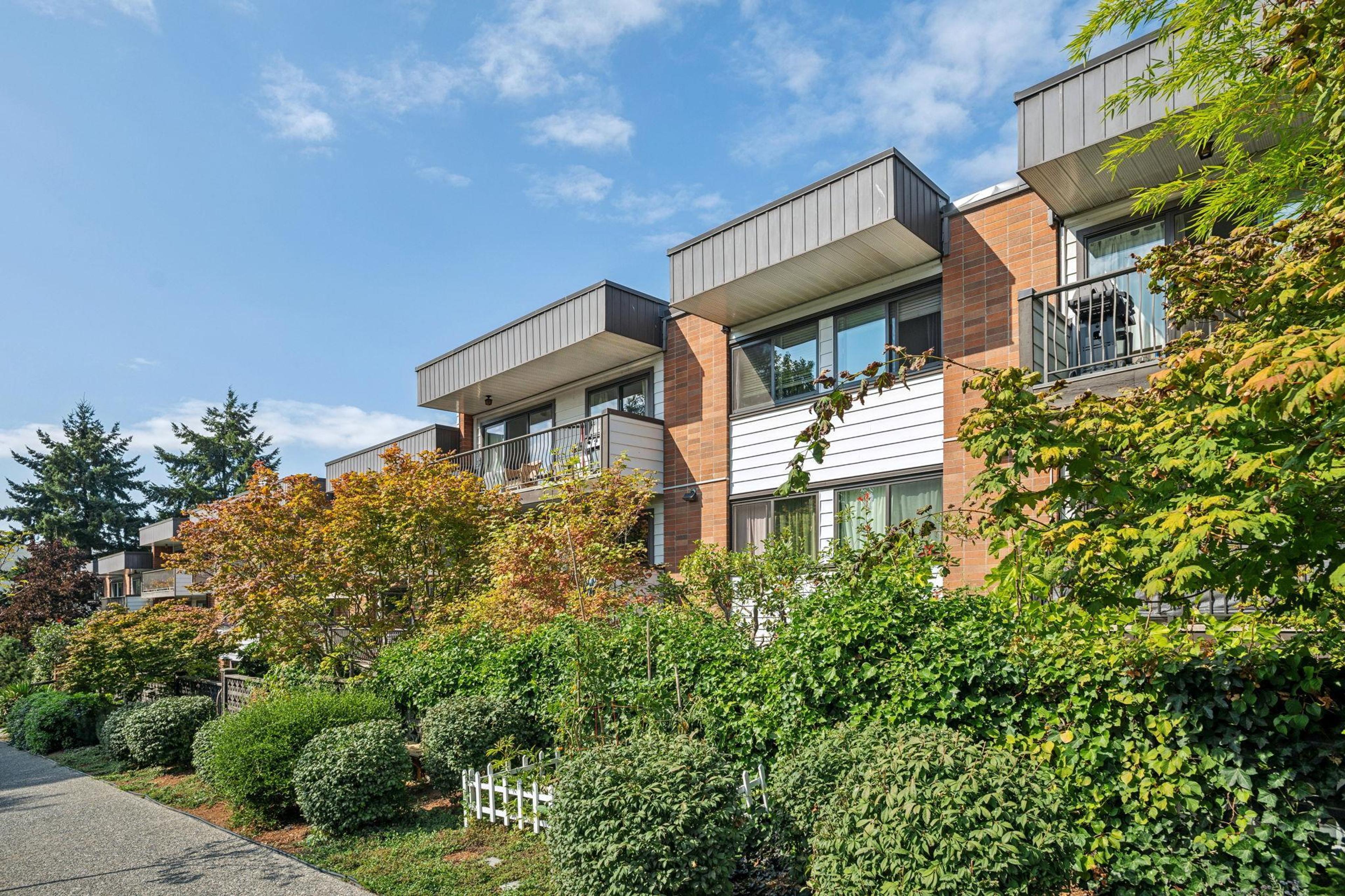 2033 Triumph Street, Vancouver - Exteriors - Photo 1