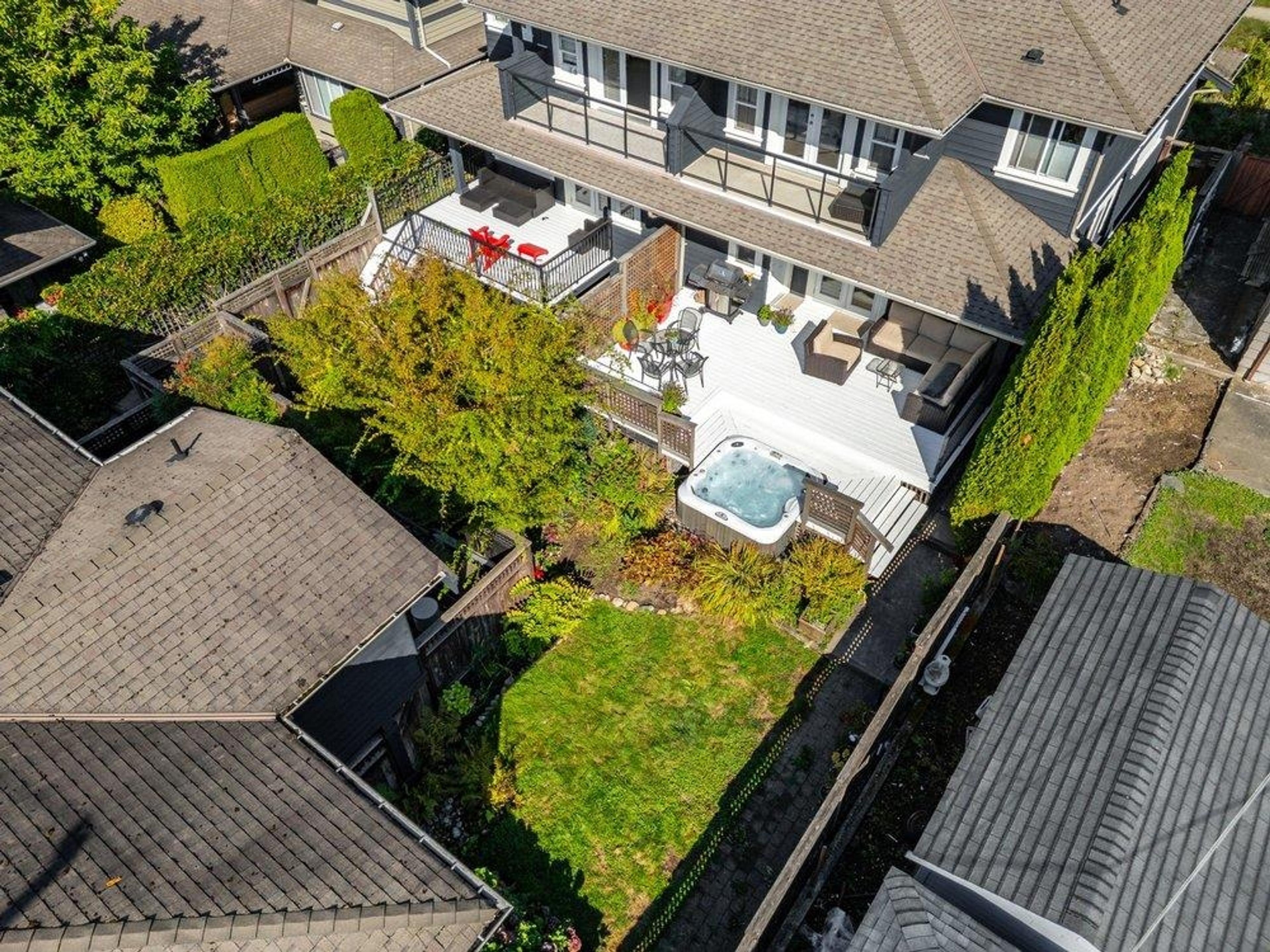 331 W 14th Street, North Vancouver - Exteriors - Drone/Aerial View - Photo 5