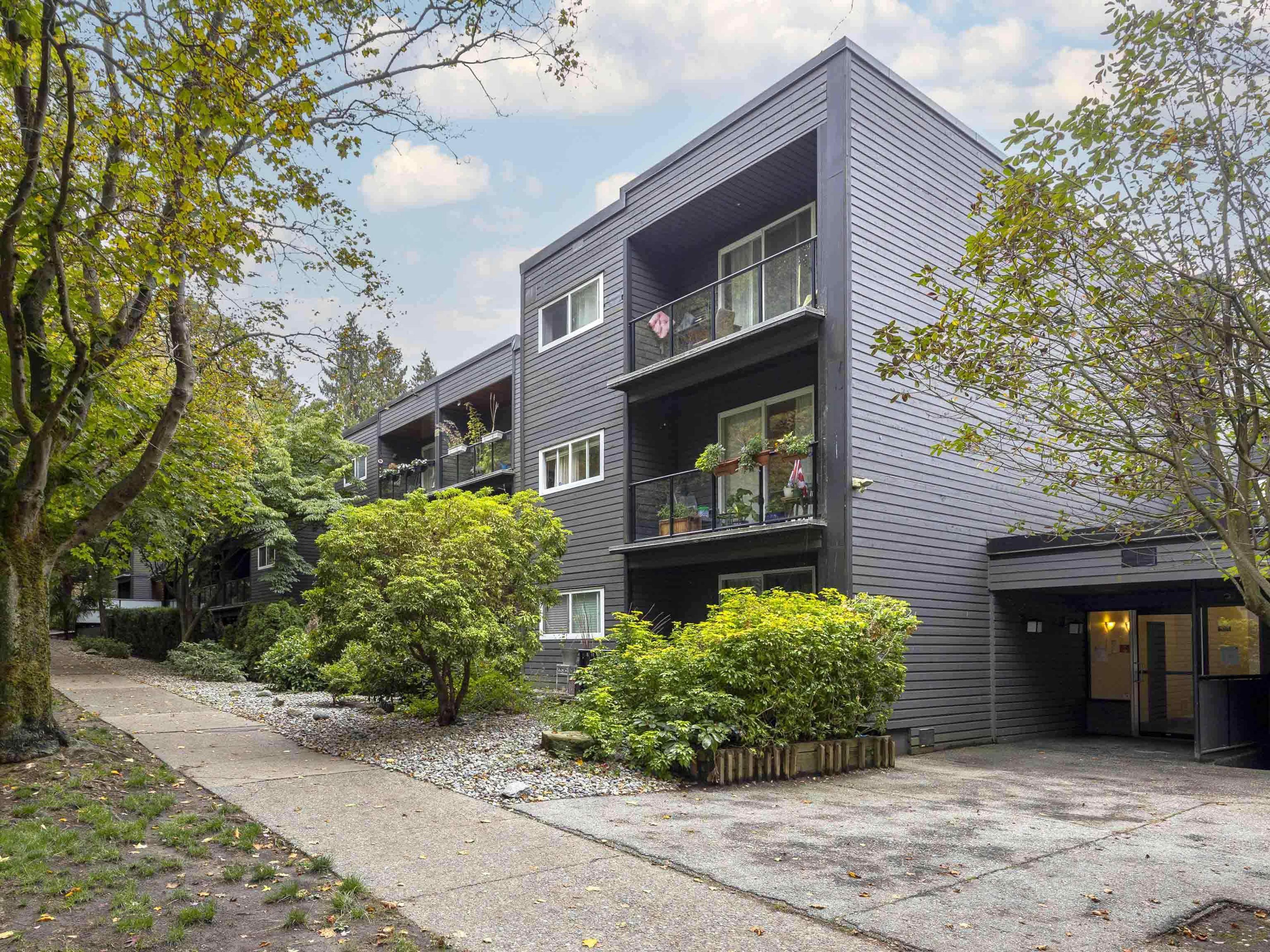 1550 Barclay Street, Vancouver - Exteriors - Photo 2