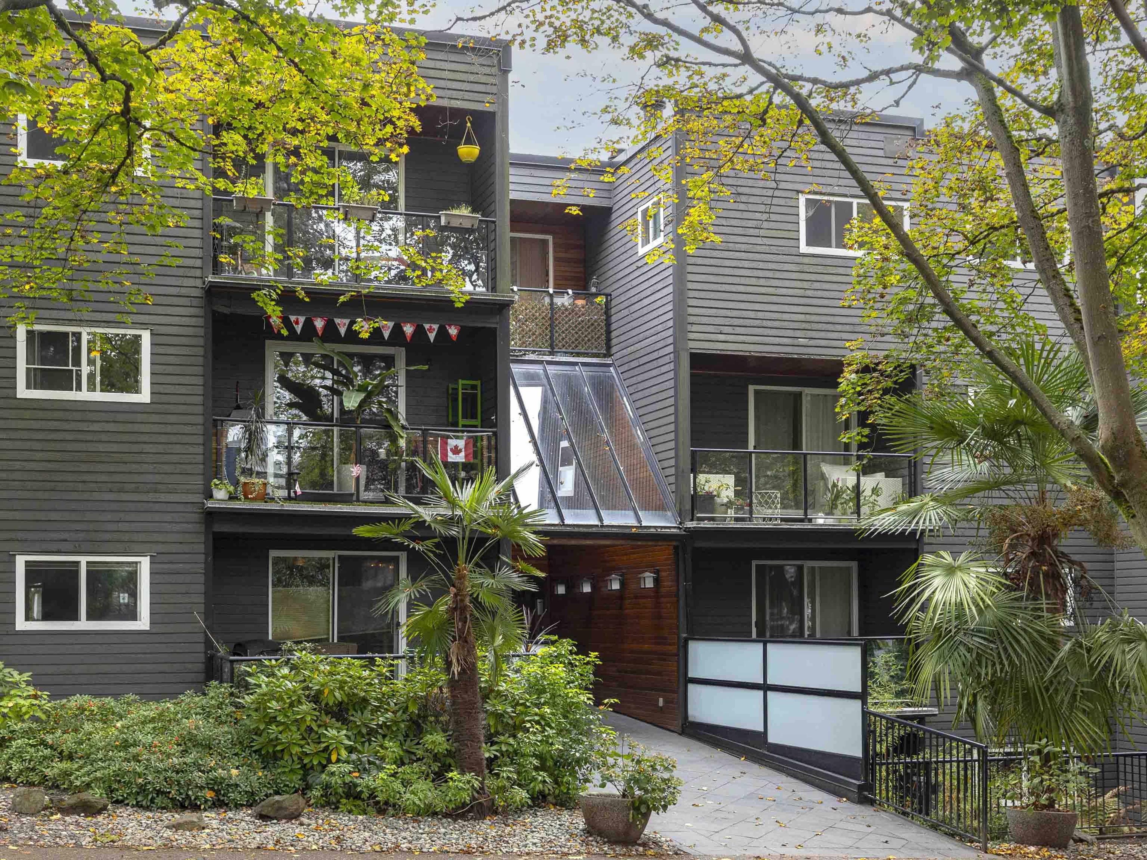 1550 Barclay Street, Vancouver - Exteriors - Photo 3