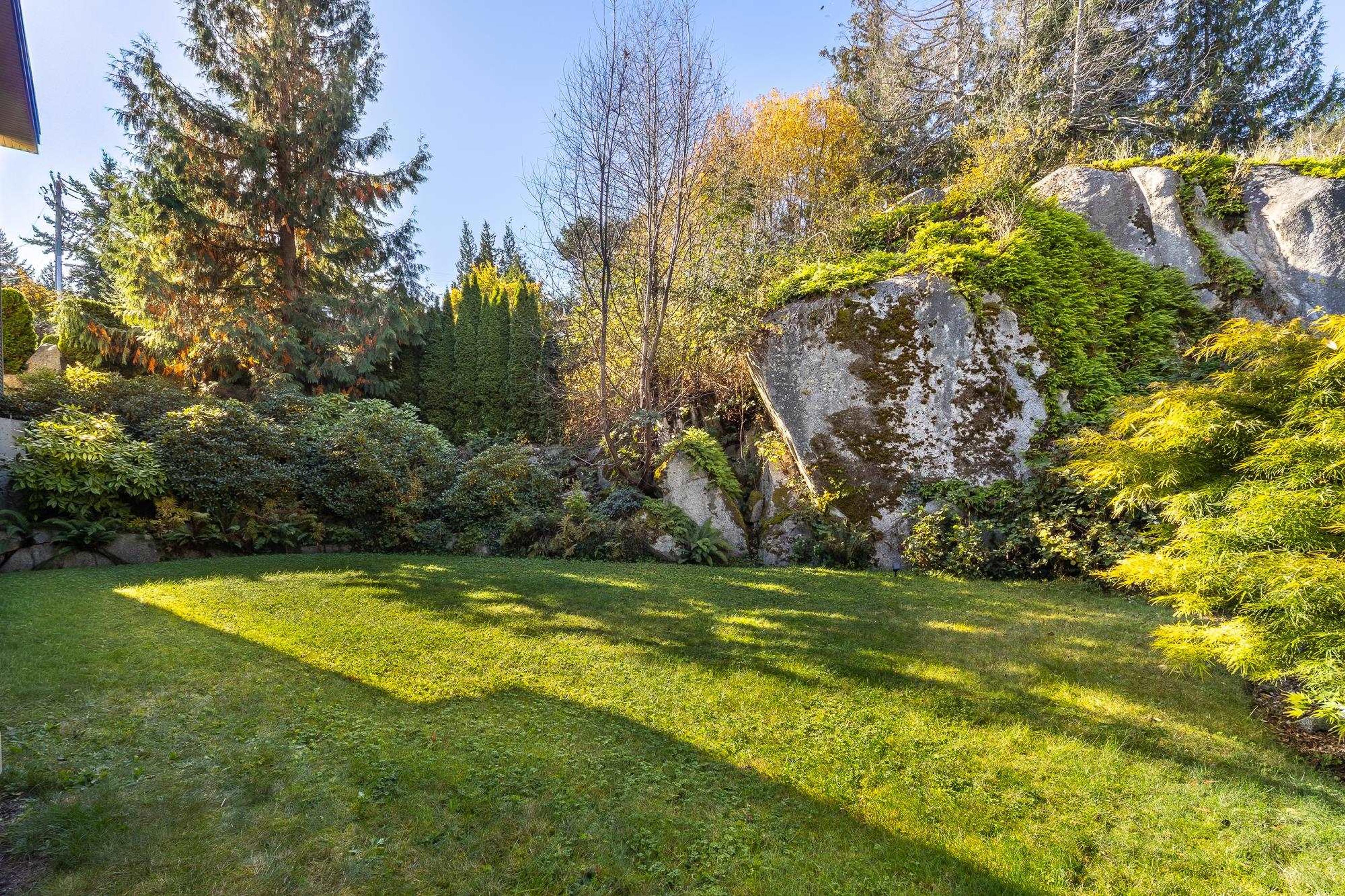 5780 Trail Avenue, Sechelt - Outdoor Amenities - Garden / Yard/ Backyard/ Porch/ Deck - Photo 1