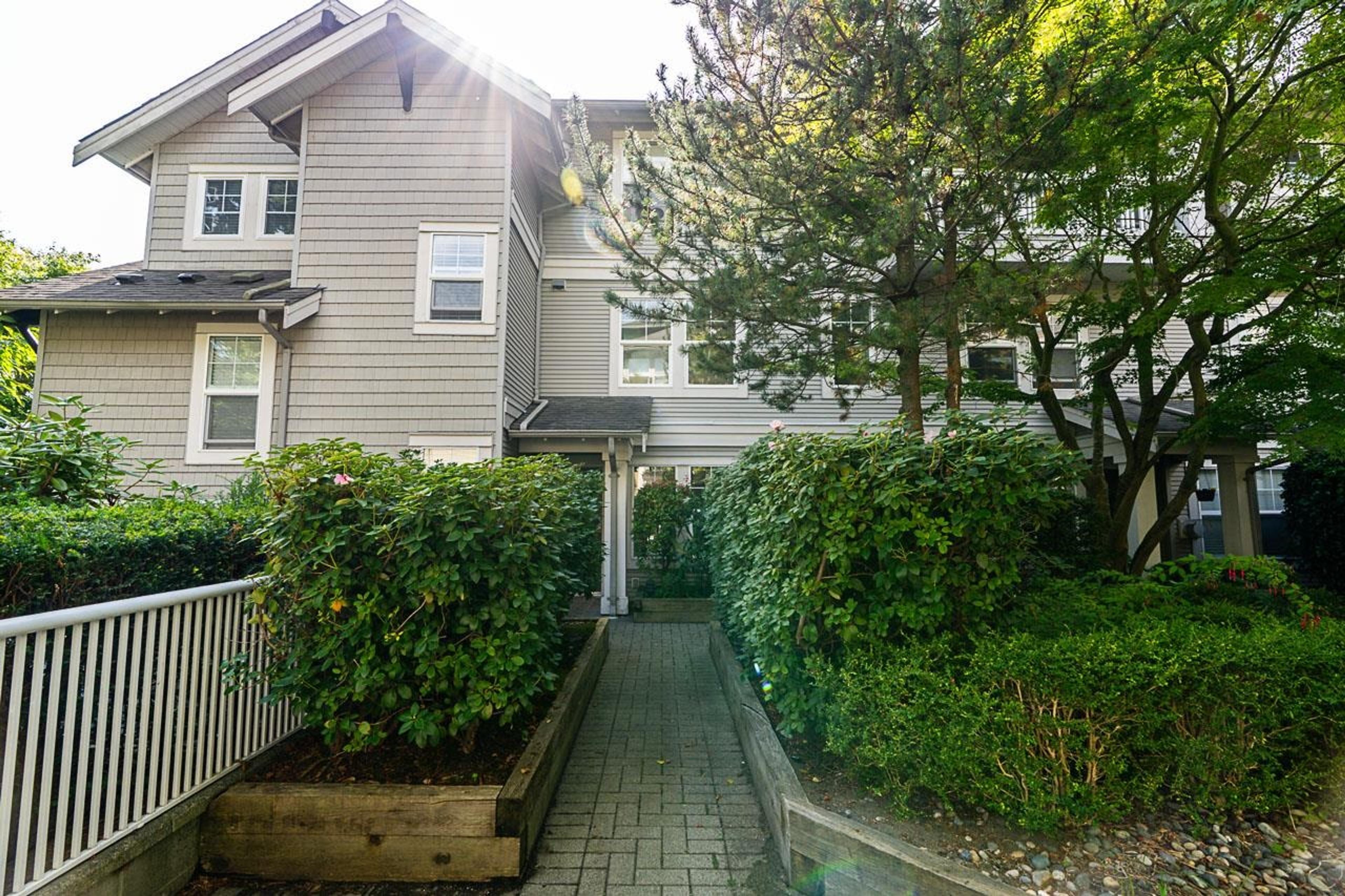 7179 18th Avenue, Burnaby - Exteriors - Photo 5